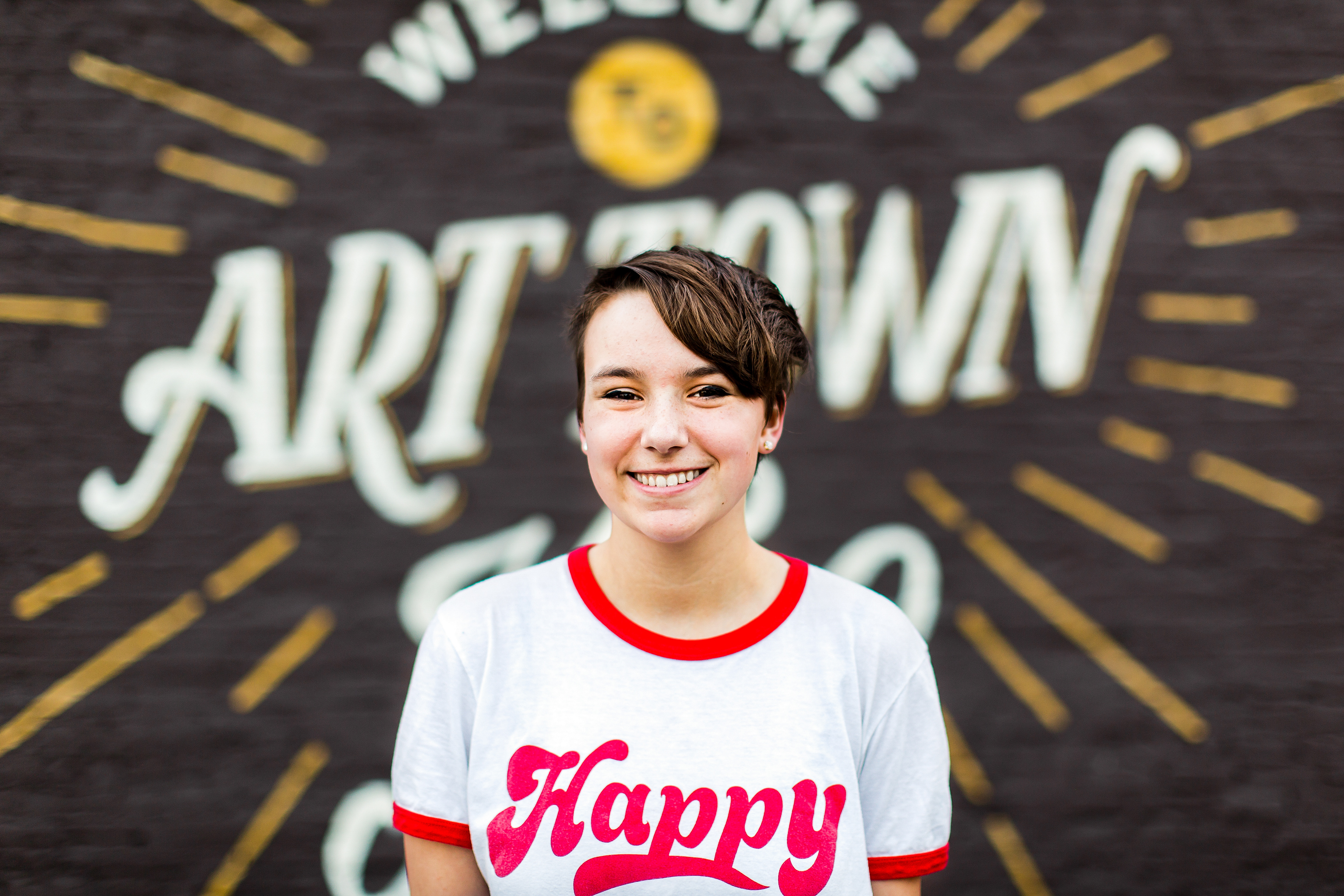 Senior photo of Kallie at the Kansas City Arts District in the city.
