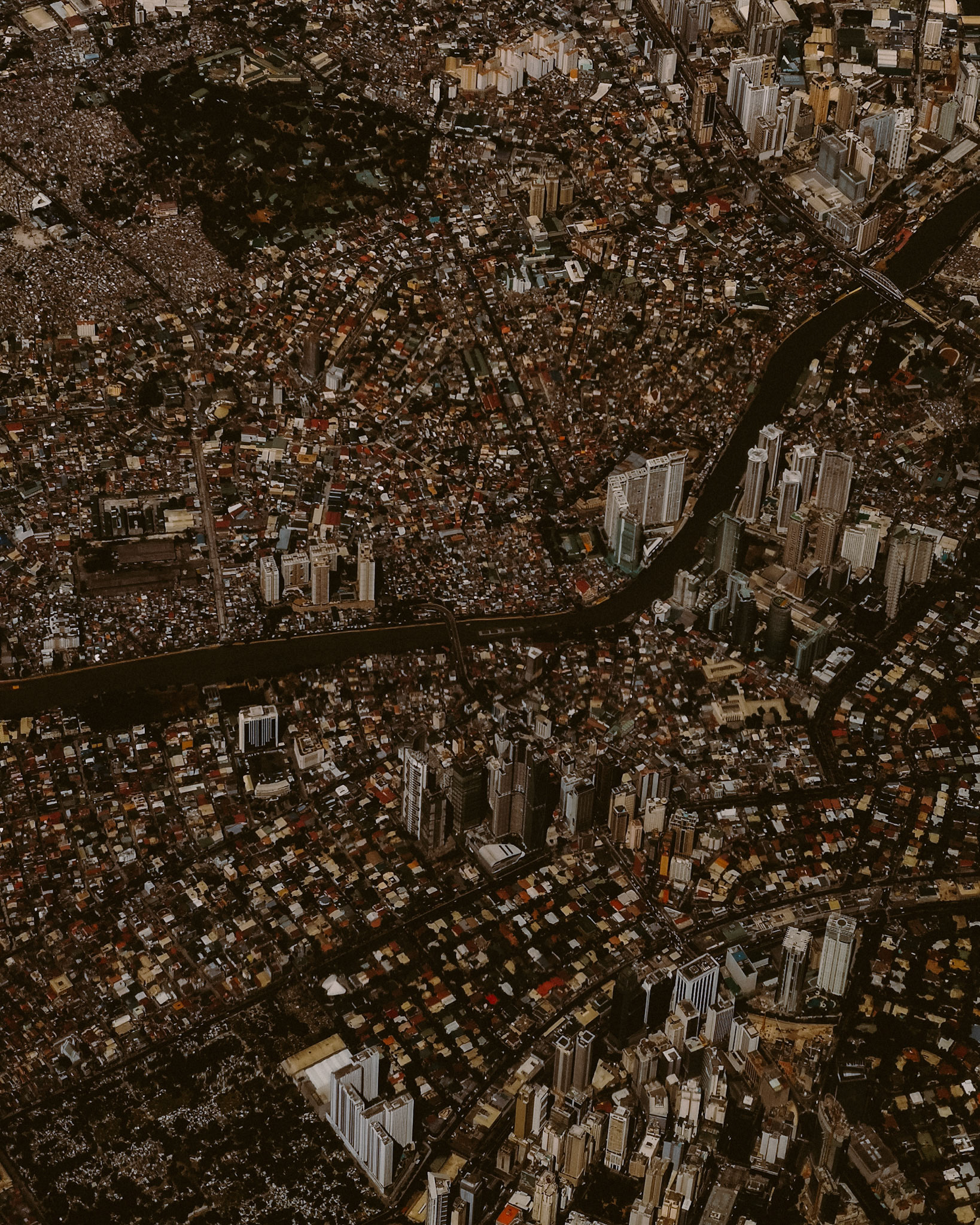 IAO to CRK over Metro Manila, Philippines, March 2019, Huawei Mate 20 Pro.