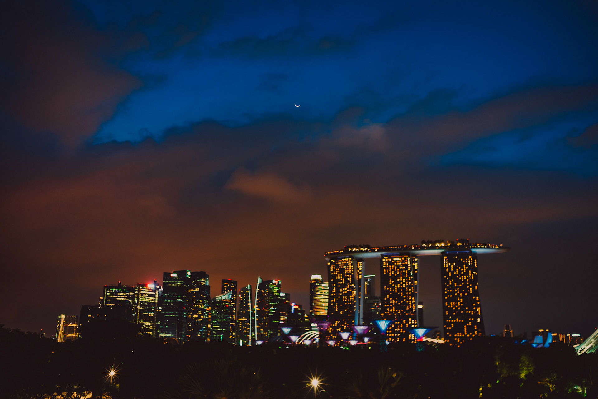 Singapore Prewedding Photos - Marina Barrage Engagement Photos - ClarenceTiravan