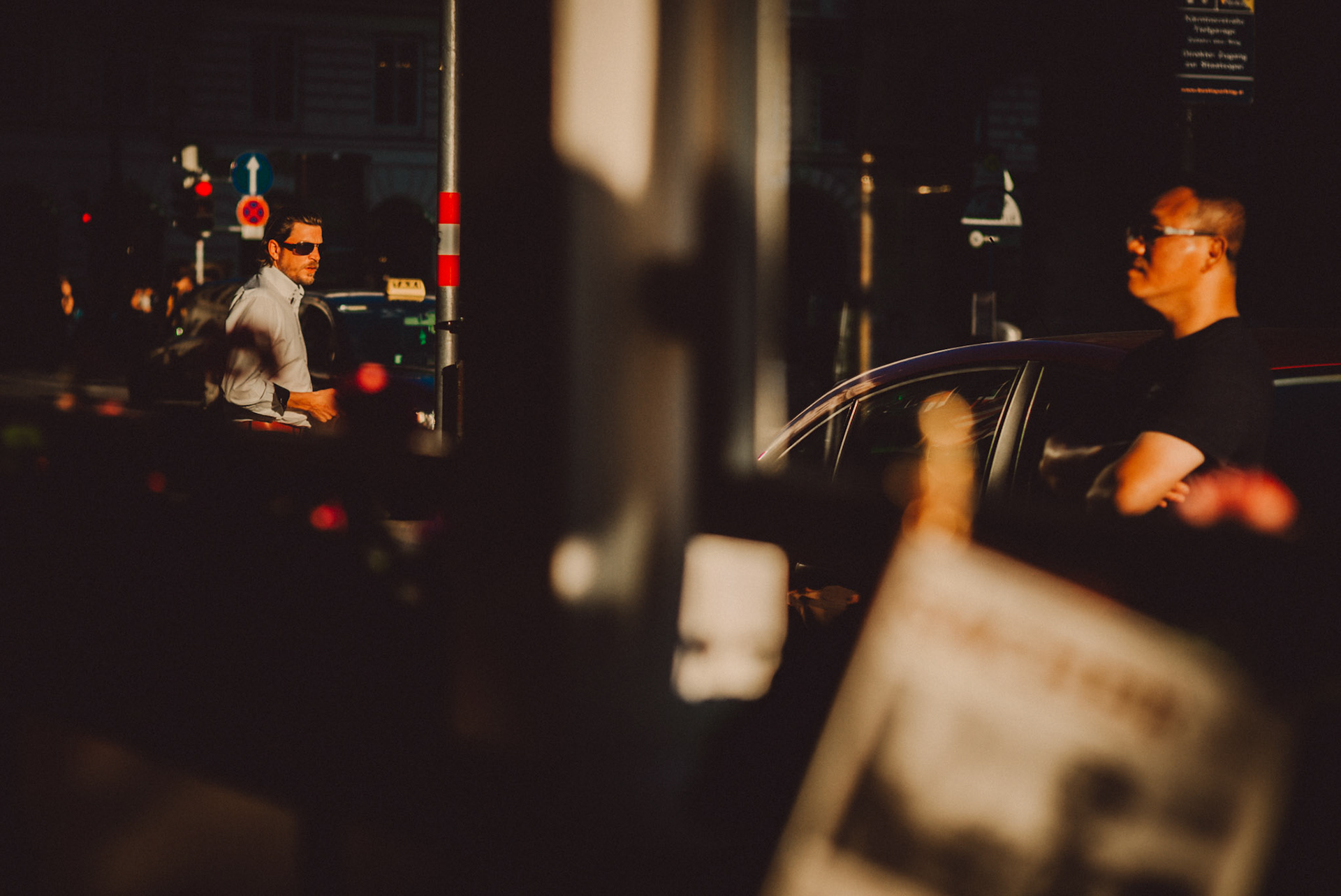 Juxtaposition and frames, Vienna, Austria, July 2016, Leica M.