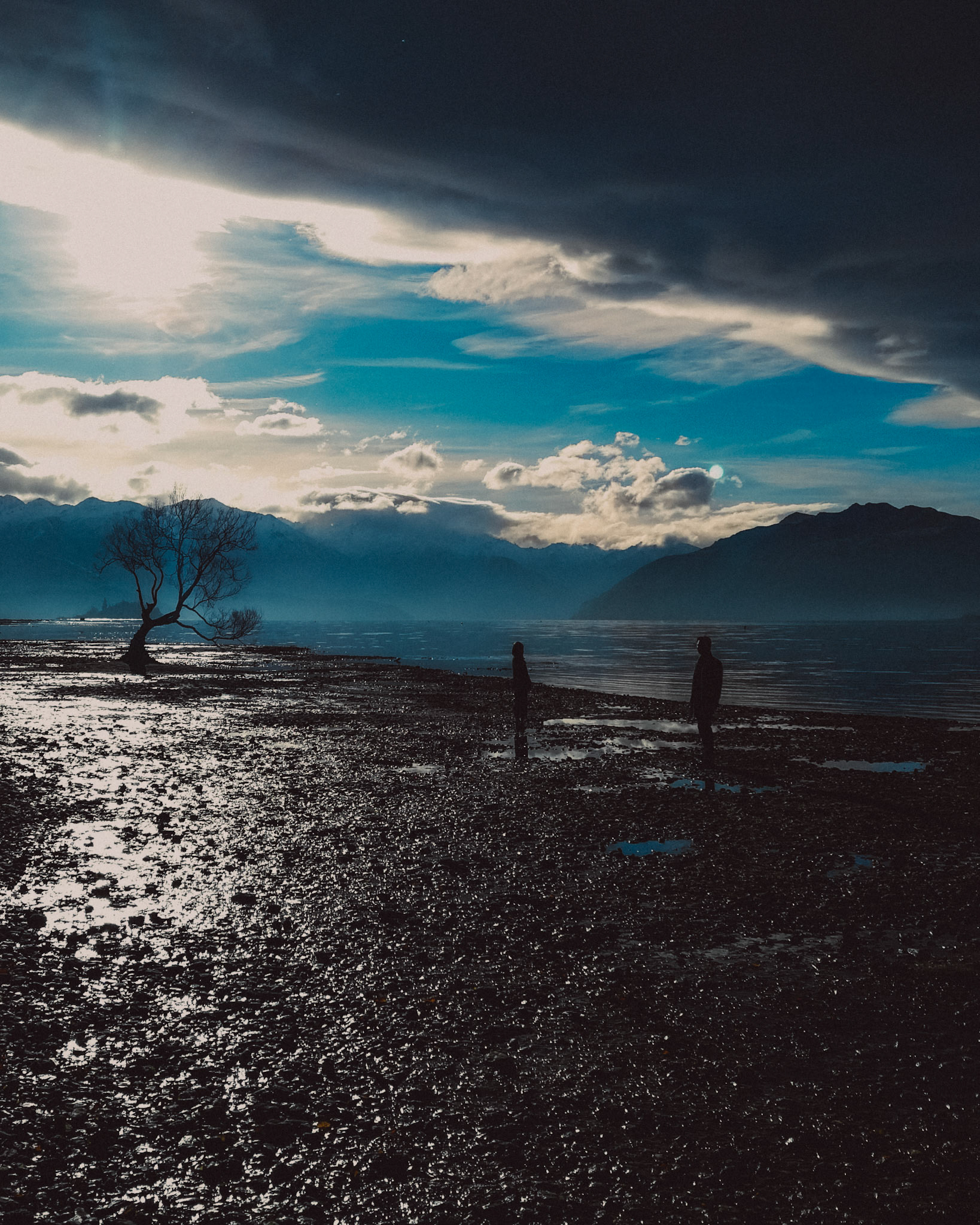 Couple portraits in Lake Wanaka, New Zealand, June 2017, Huawei P10 Plus.