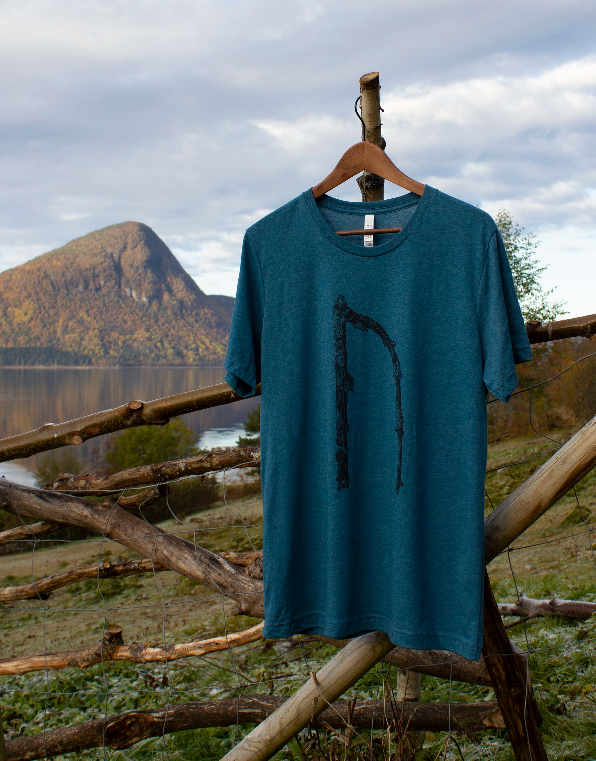 Unisex t-shirt: "UruR"