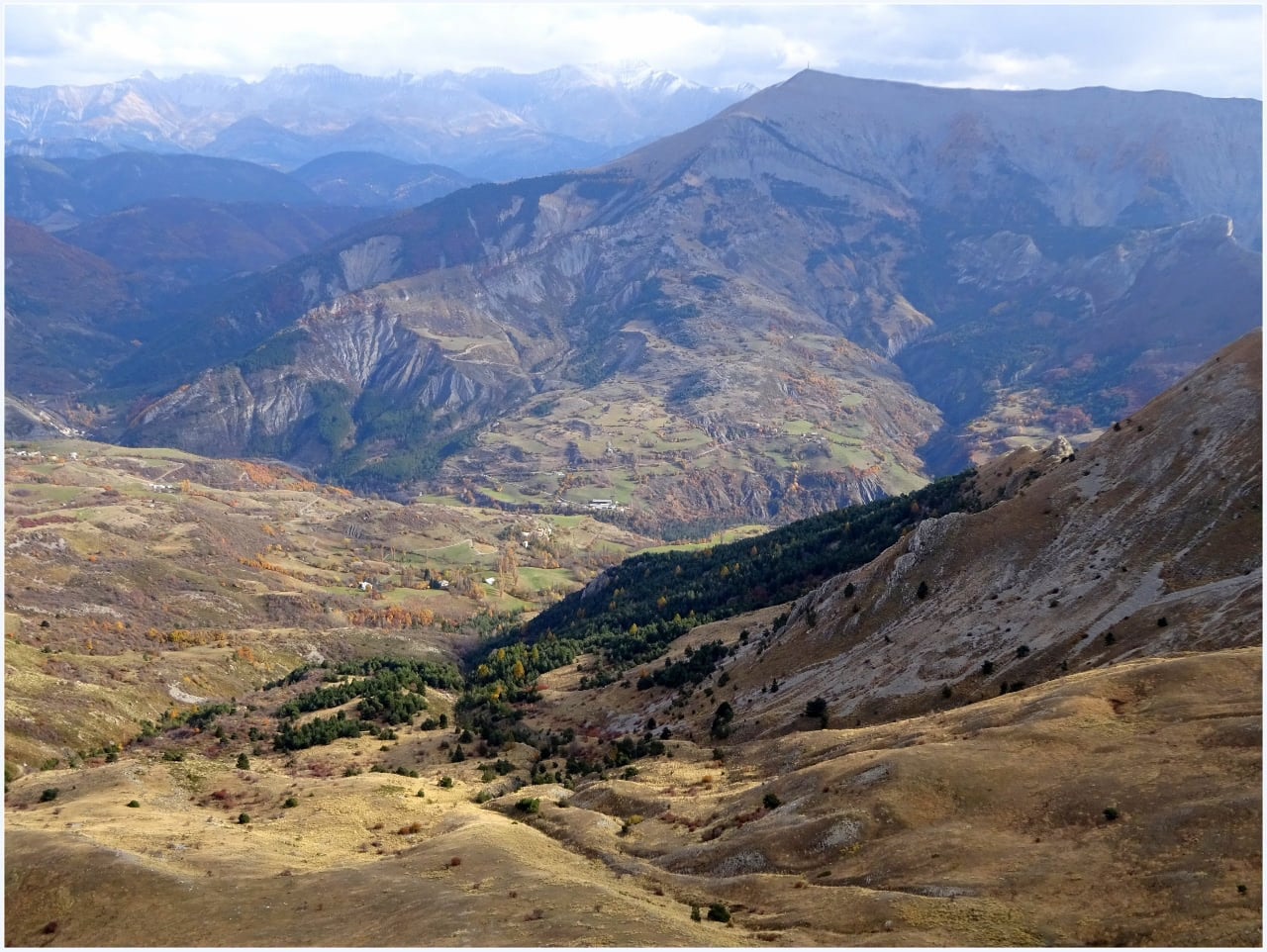 Vallée de Barles en contrebas