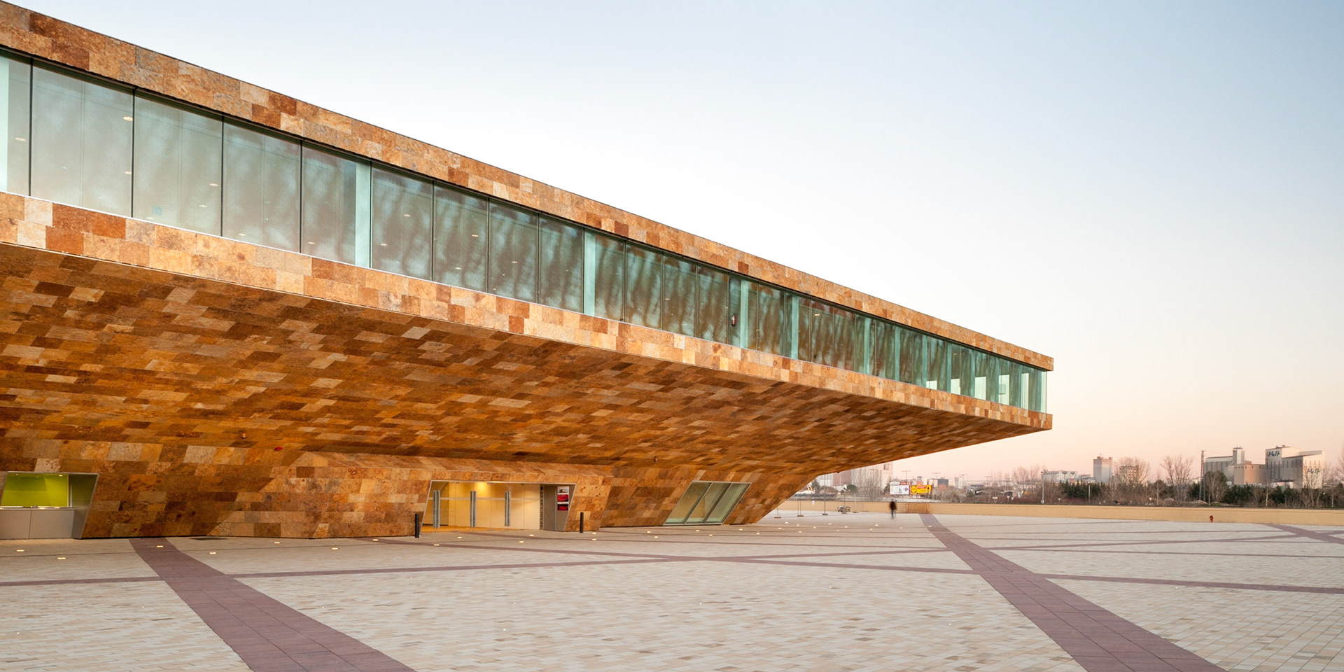 La Llotja Theatre and Congress Centre / Lleida, Spain / Mecanoo