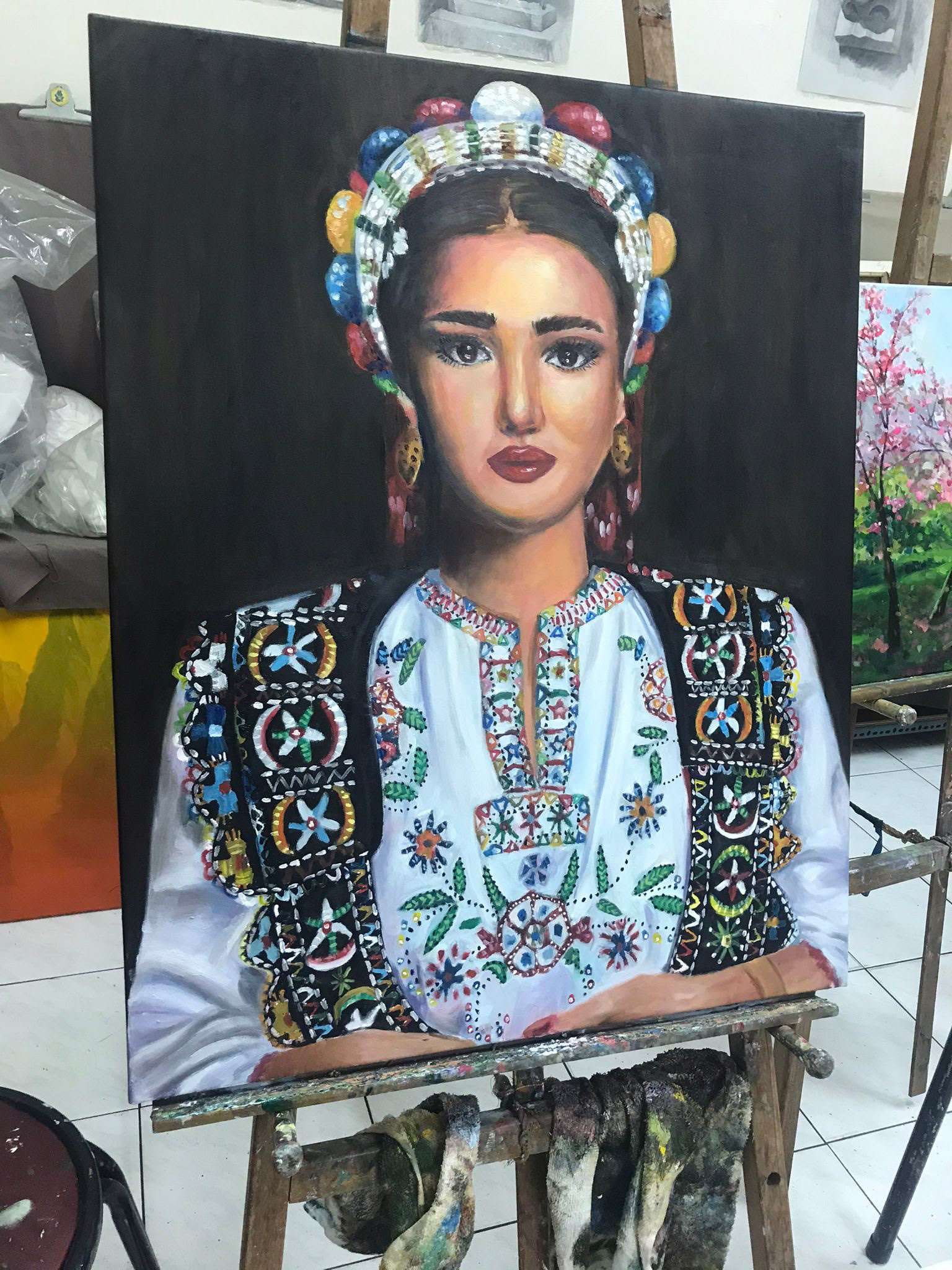 ALBANIAN GIRL WITH TRADITIONAL CLOTHES