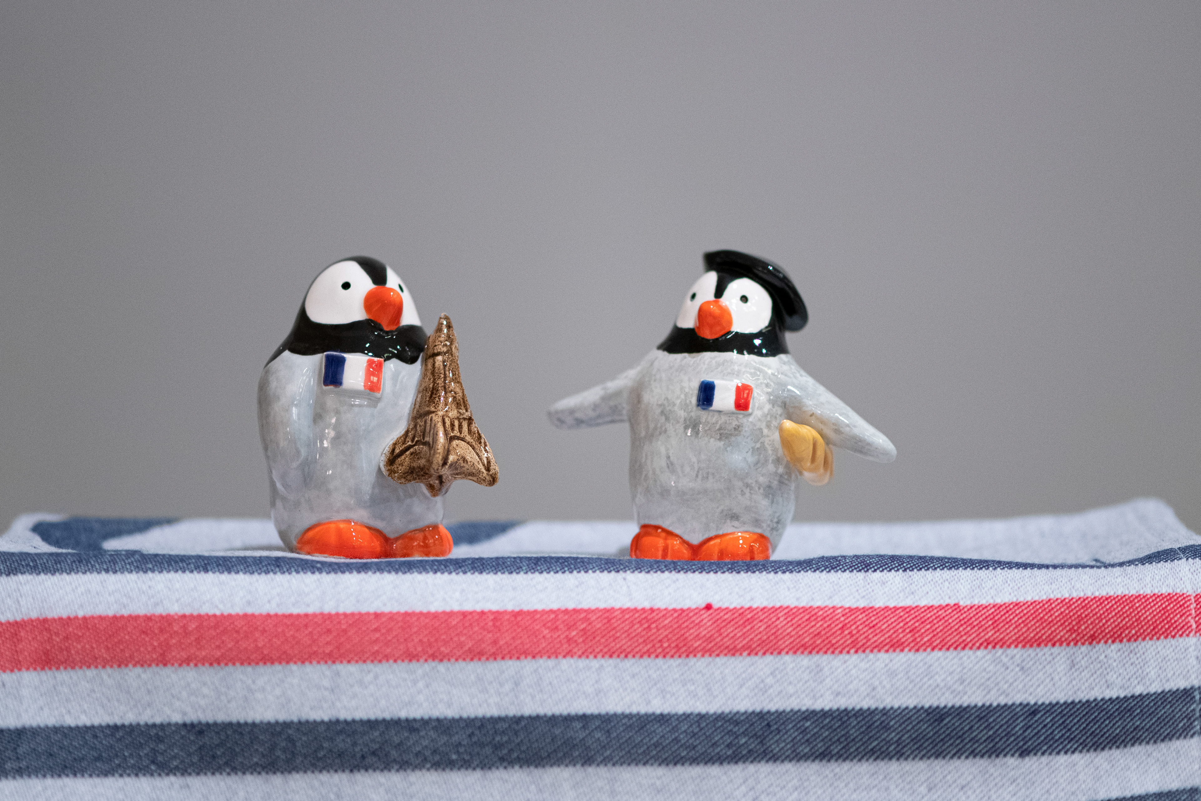 Pingouin en faïence - 20€ - Tissage Moutet - Torchon - 16€