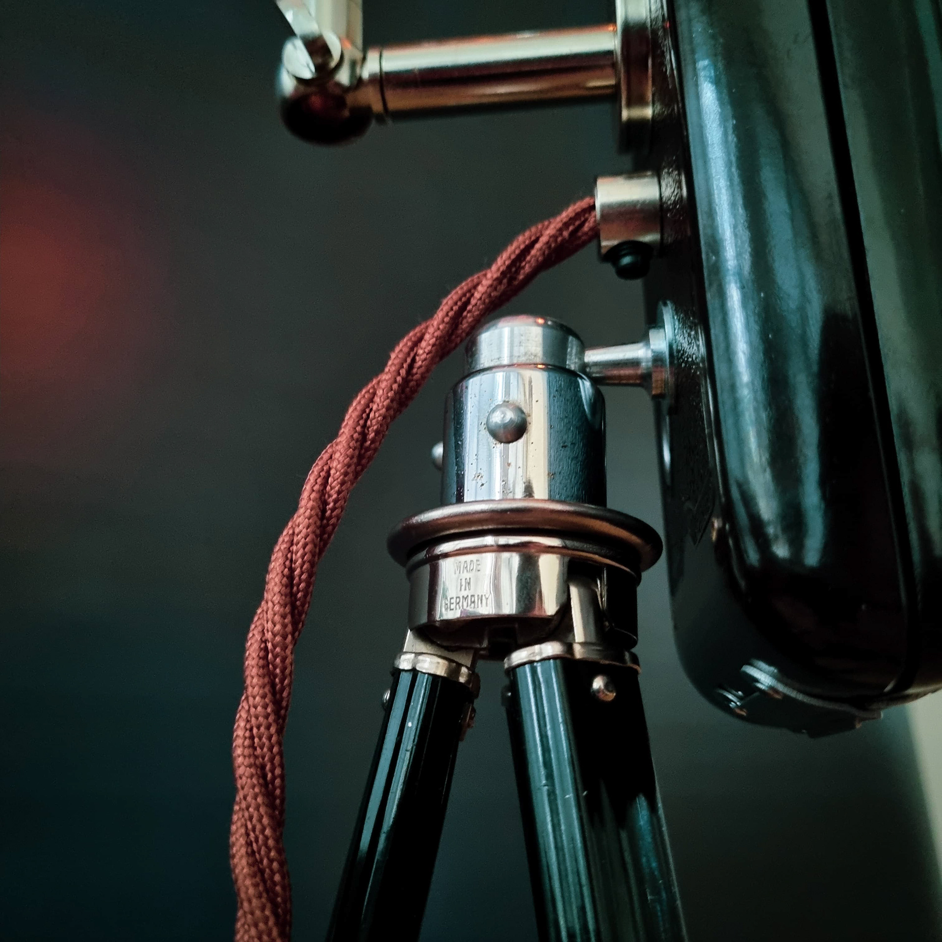 Vintage braided cable