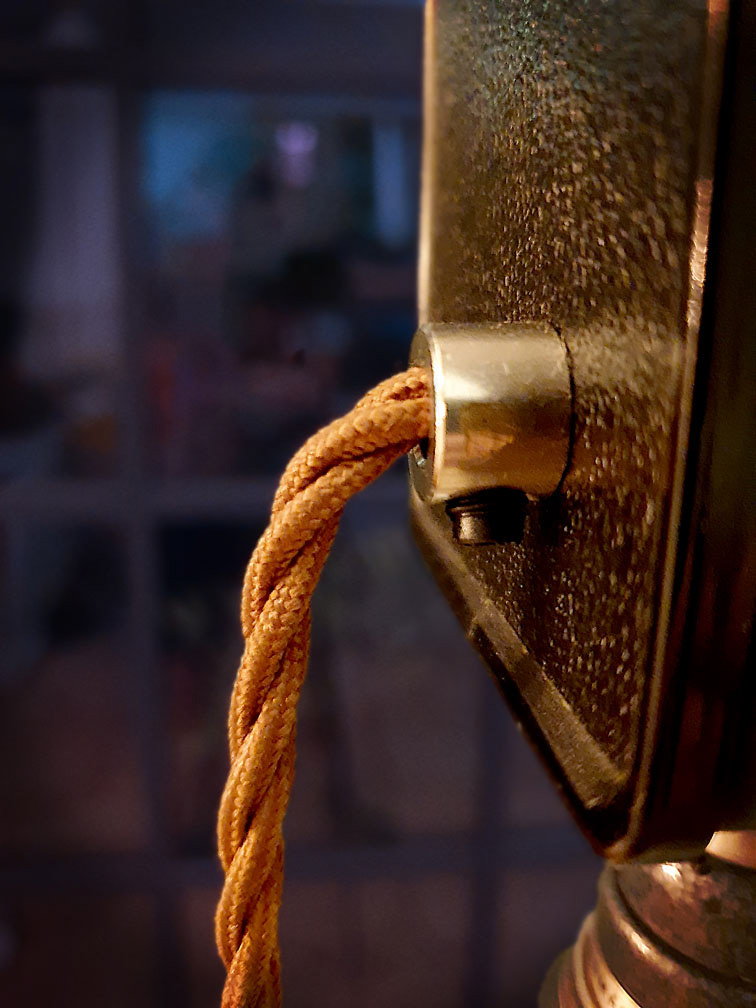 Chrome cord grip with vintage braided cable