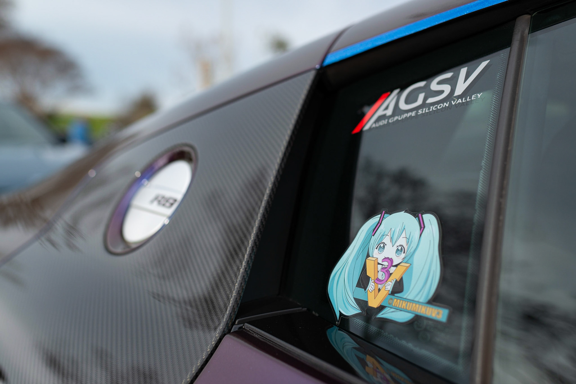 @mikuv10