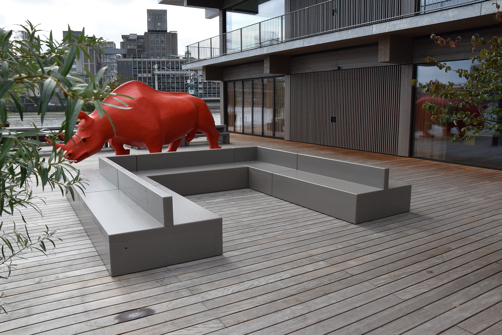 double sided sofa, accommodates 50 people 1,6 ton Co2 saving