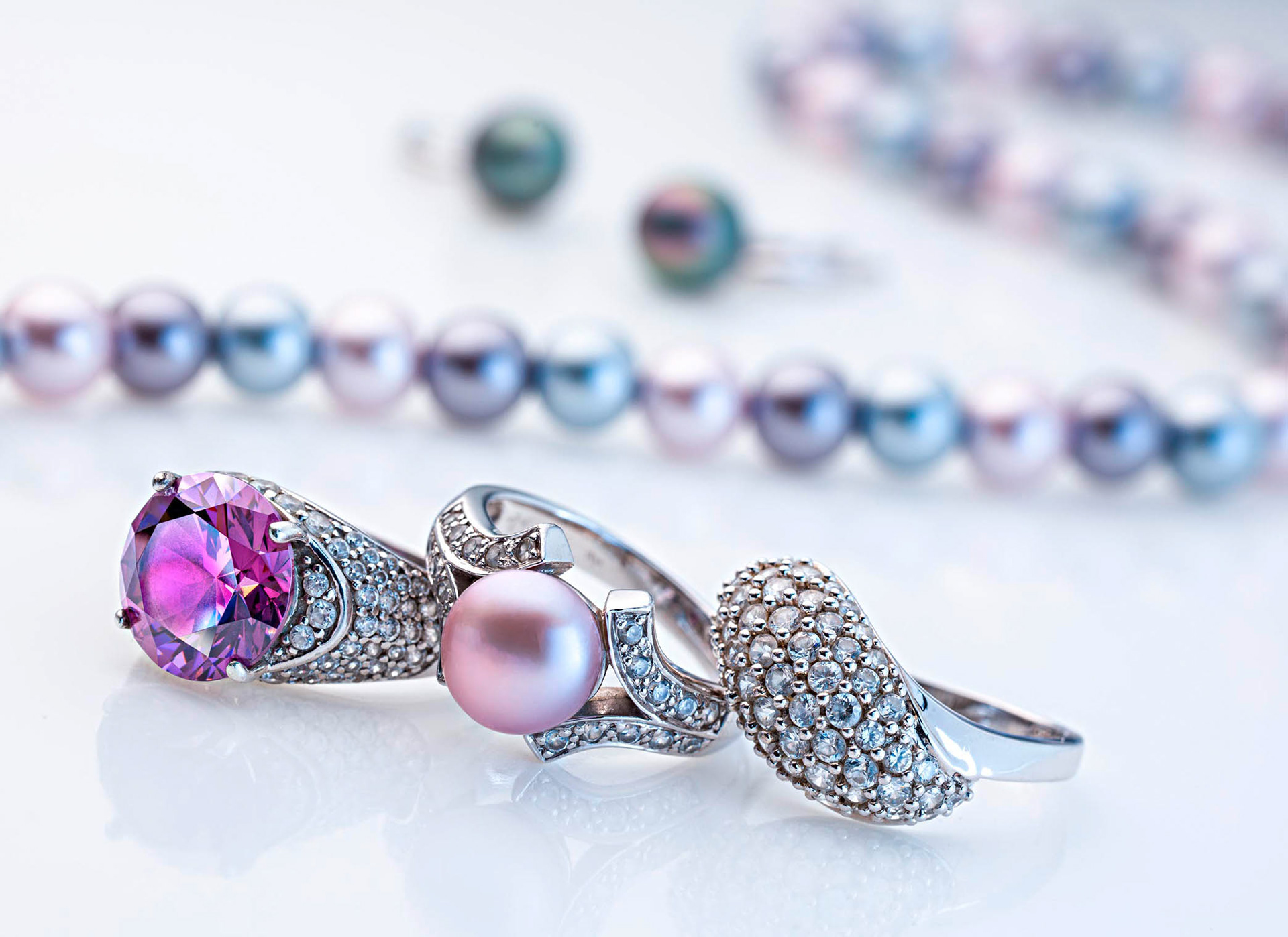 Schmuck, Ringe, Perlenketten