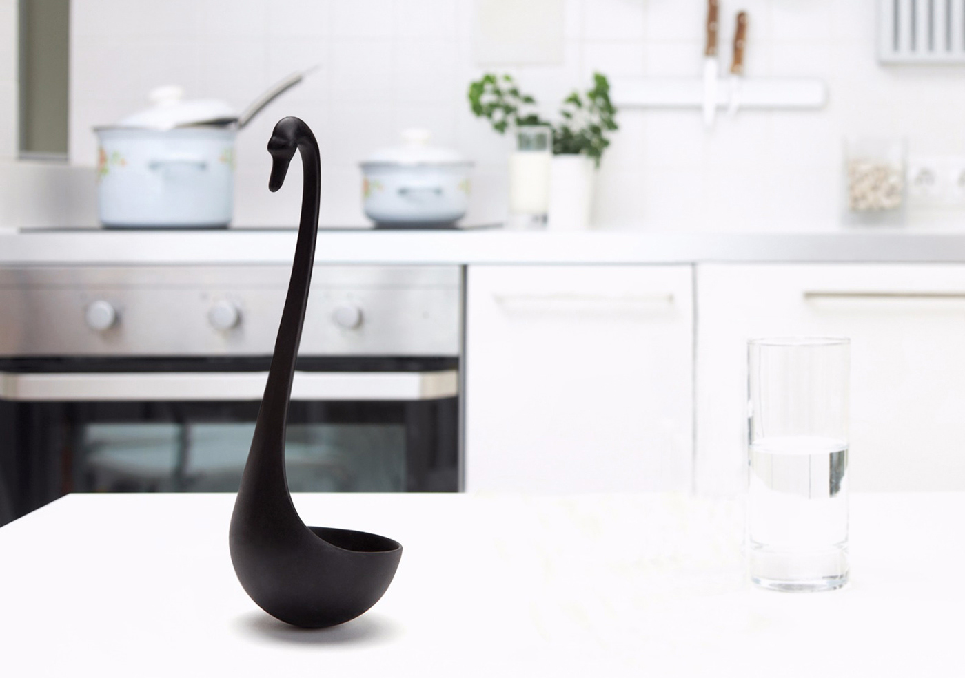 OTOTO Swanky Floating Ladle - White