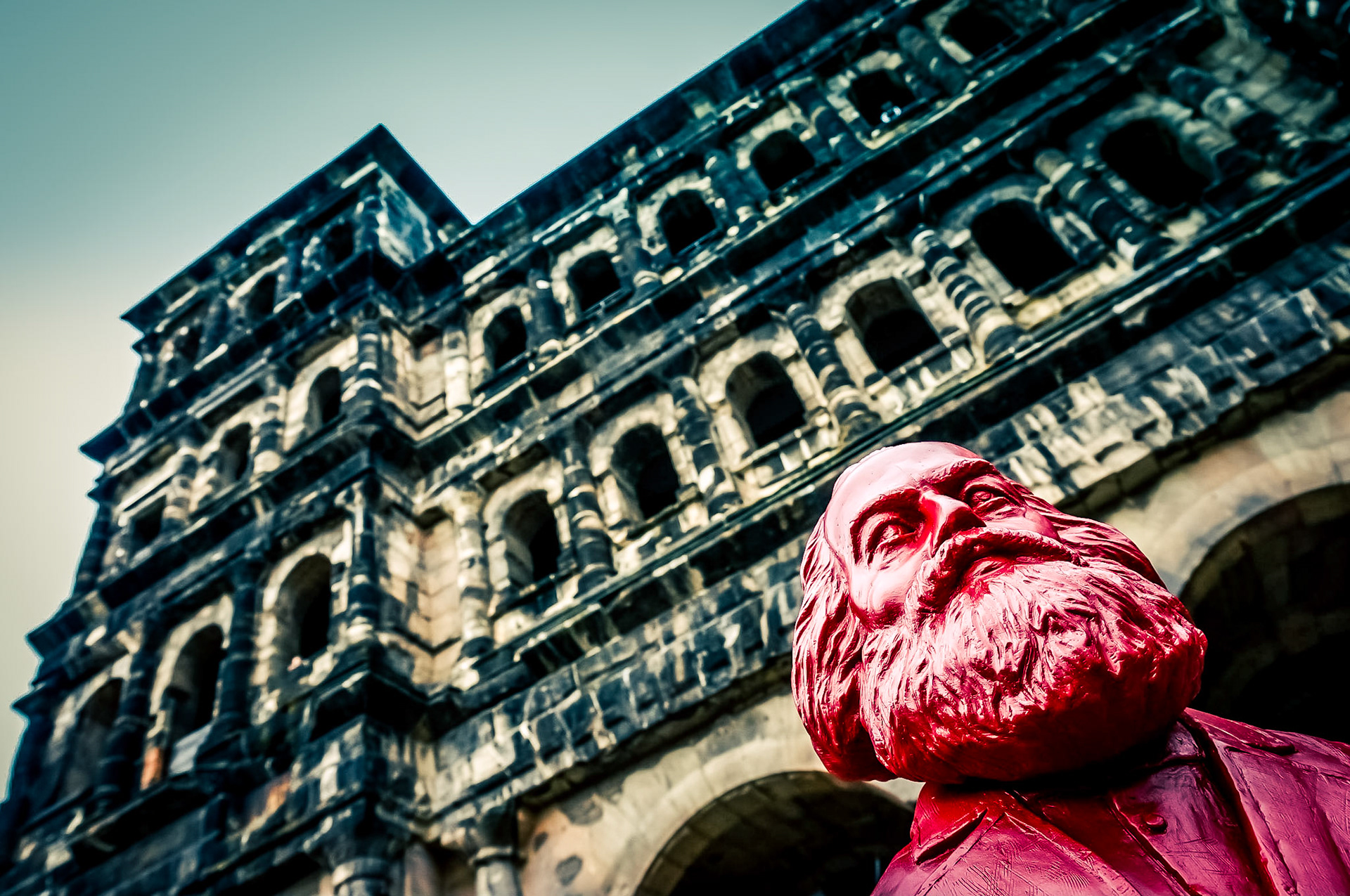 Triers bekanntester Sohn und bekanntestes Gebäude - Karl Marx und die Porta Nigra