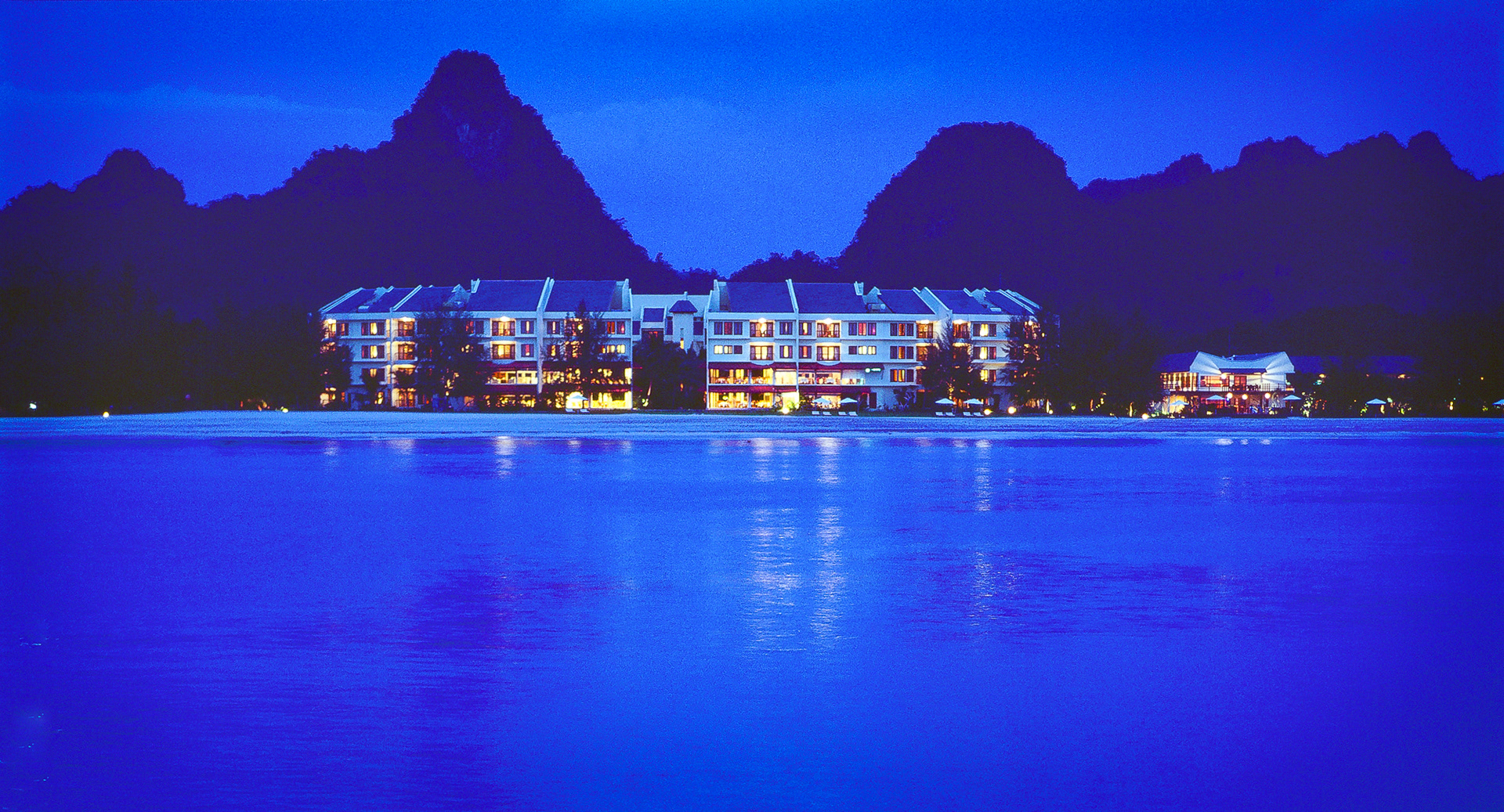 Photo of Radisson Tanjung Rhu Resort evening view, Langkawi by Gerald Lopez