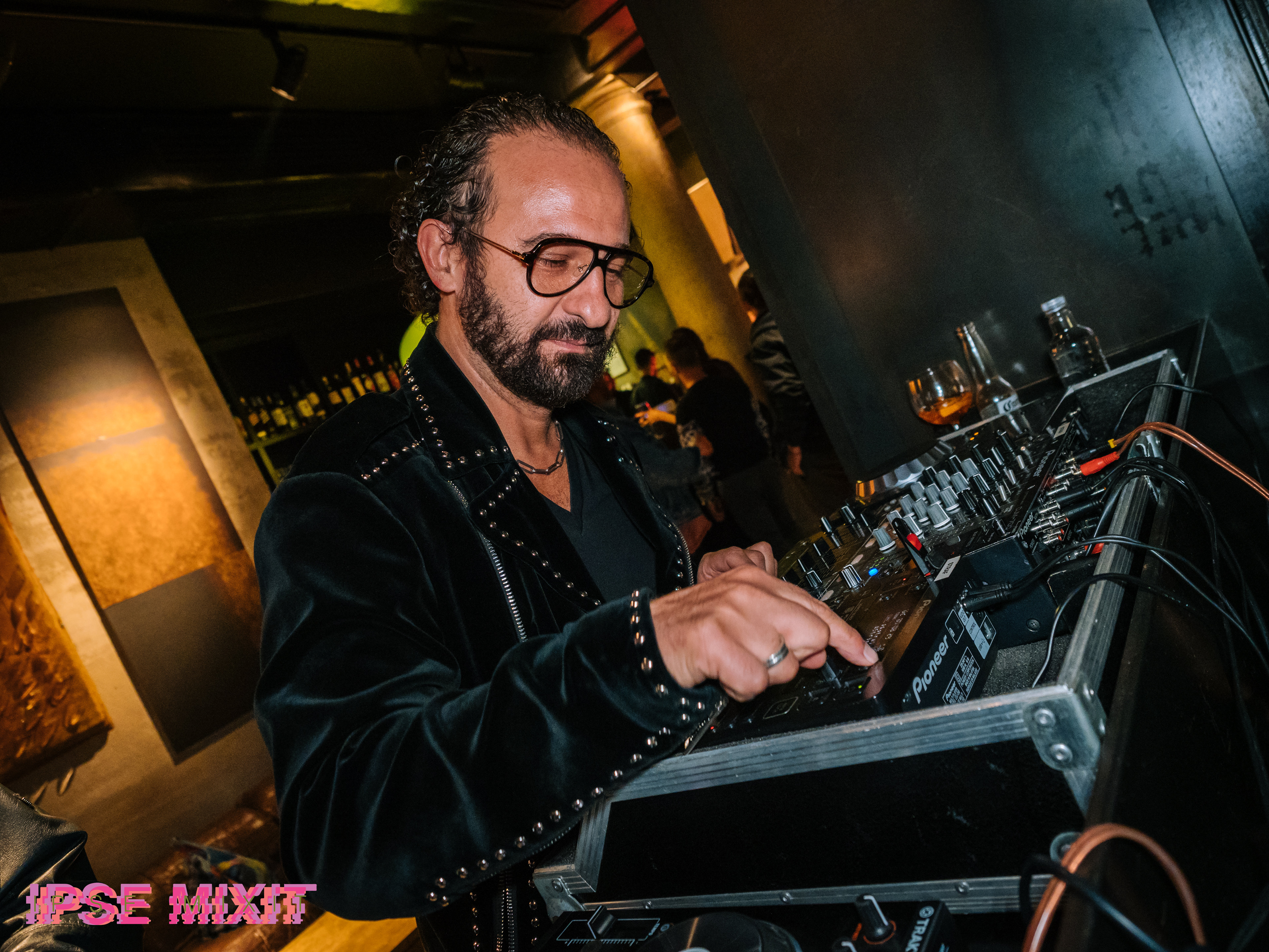 Ipse Mixit