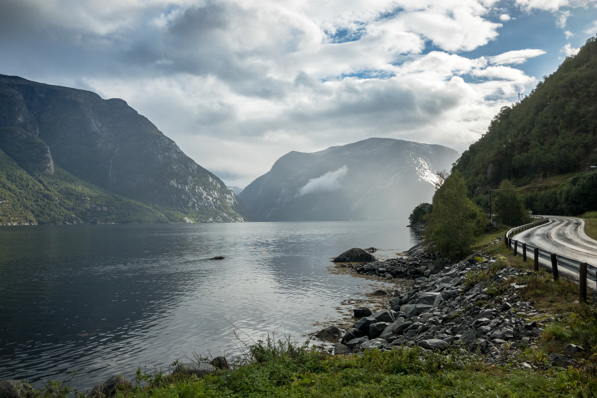 Apple iPhone 8 @ ISO 20 | 3.99 mm | f/1.8 | 1/16000 s