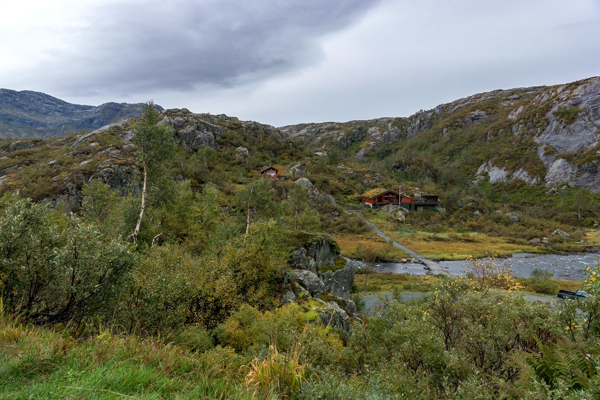 Sony ILCA-77M2 | DT 16-50mm F2.8 SSM @ ISO 200 | 16 mm | f/8 | 1/50 s