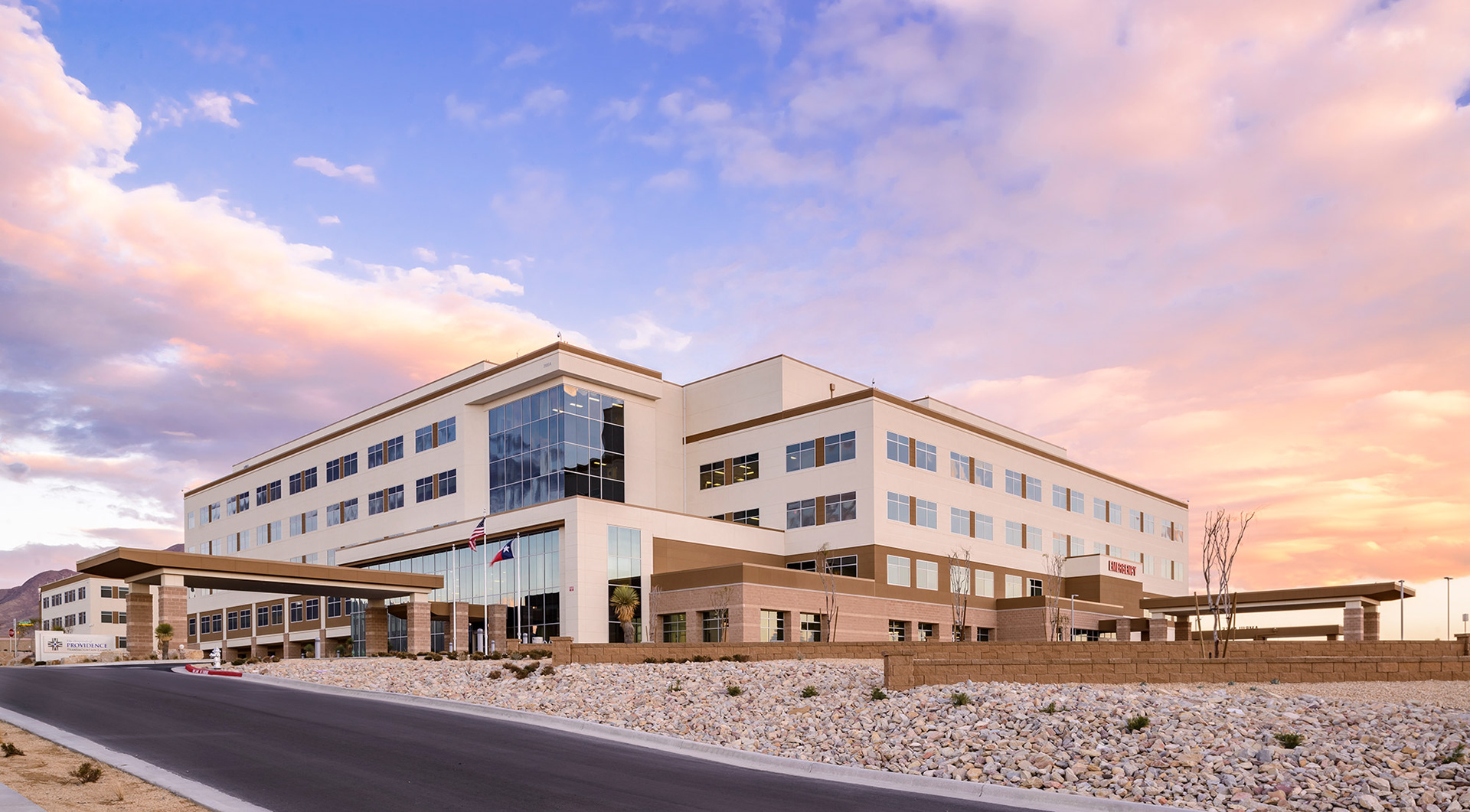 Hospitals of Providence Transmountain | Photo © Scott Weaver