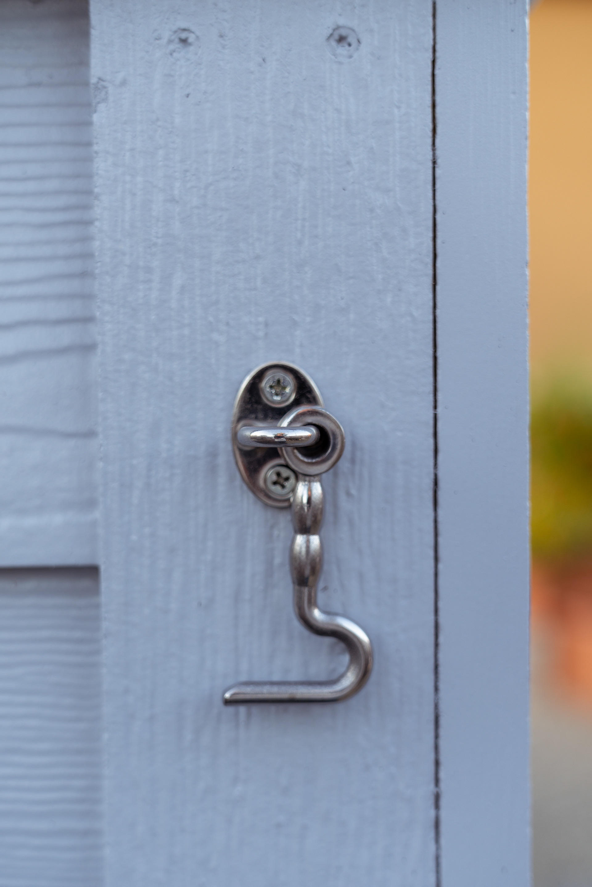 This one keeps the door in place when it's open