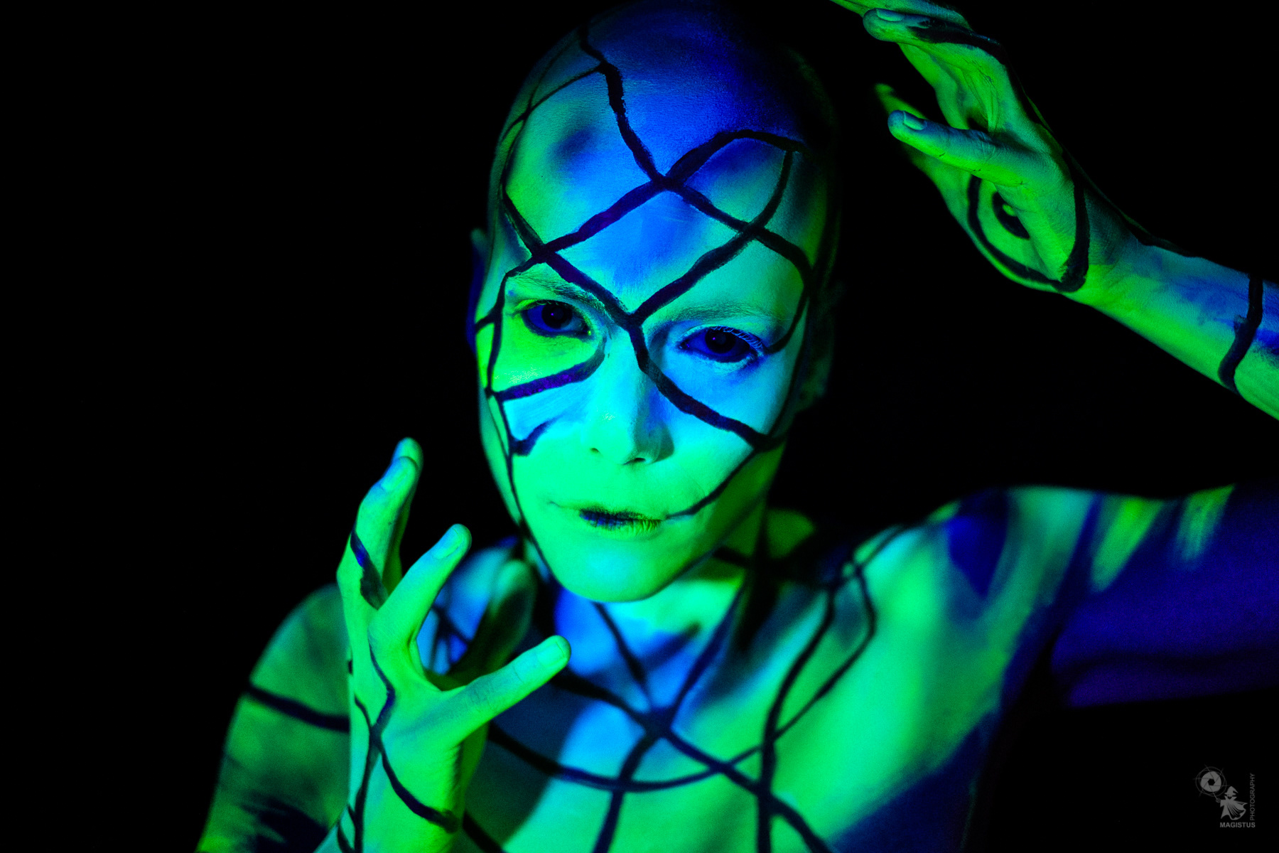 Magistus Photography - NEON ALIEN