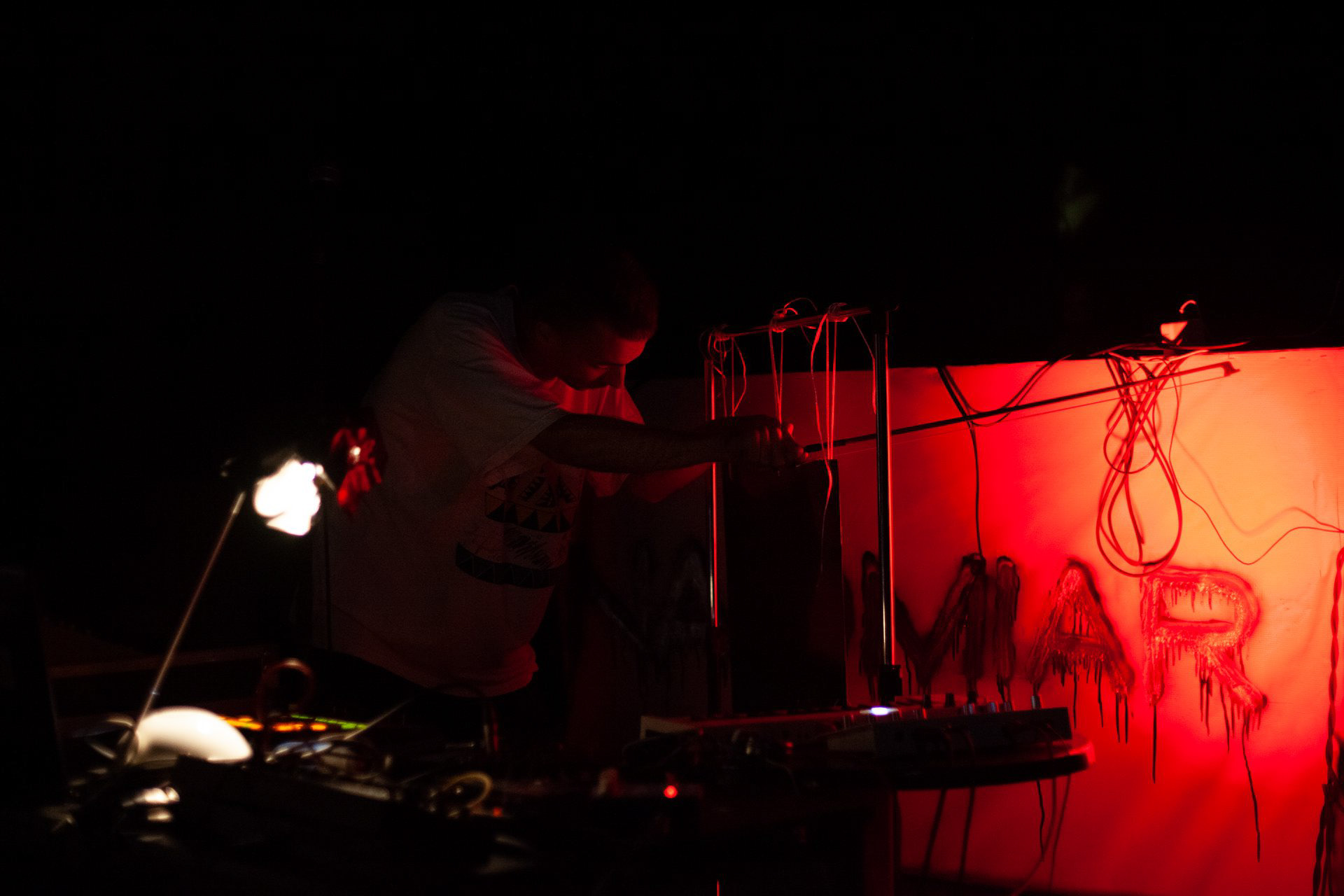 live set by lua, photo by @meta_strong_fiction