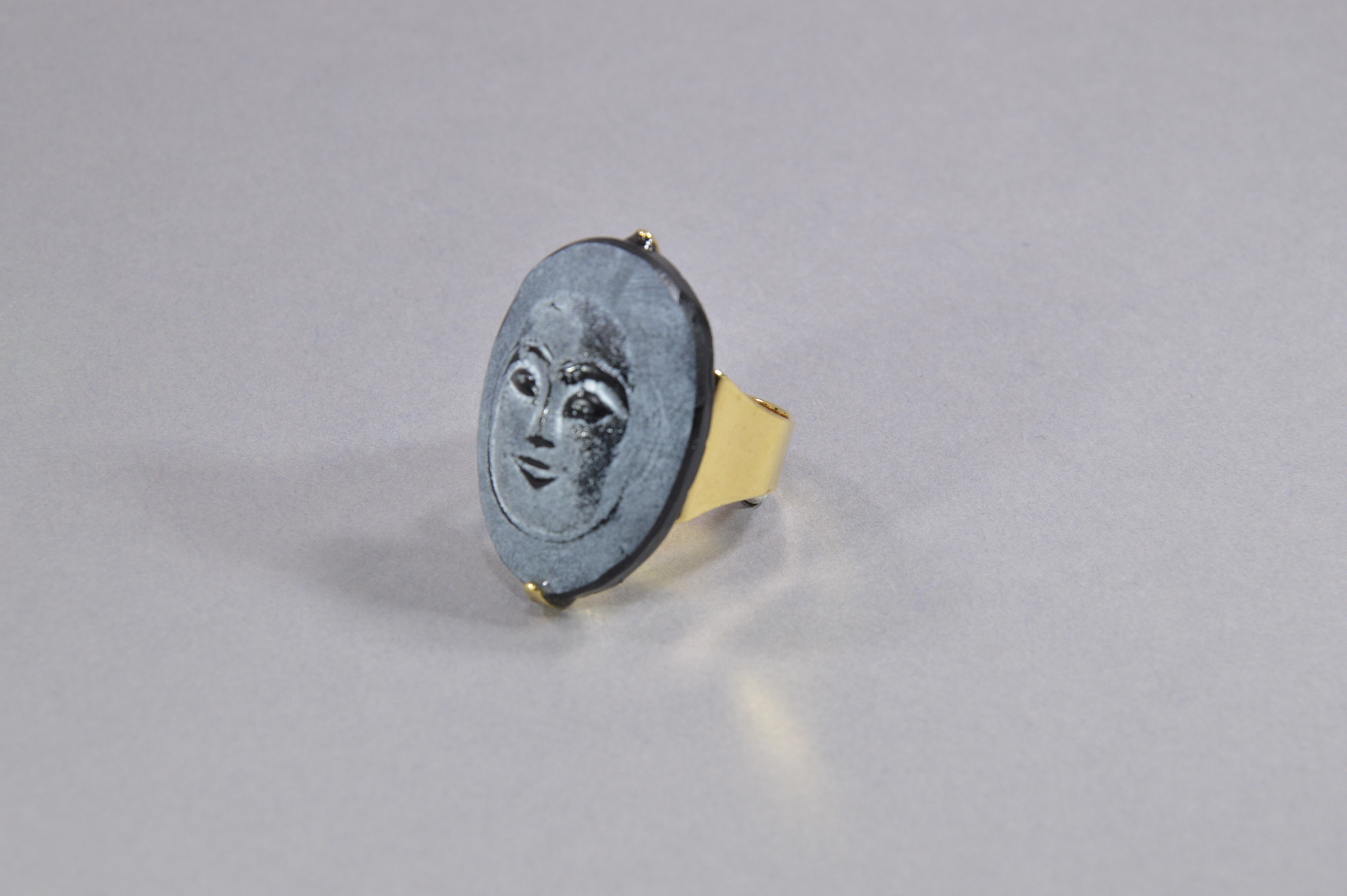 Bague simple Bali bouddha noir - 94€