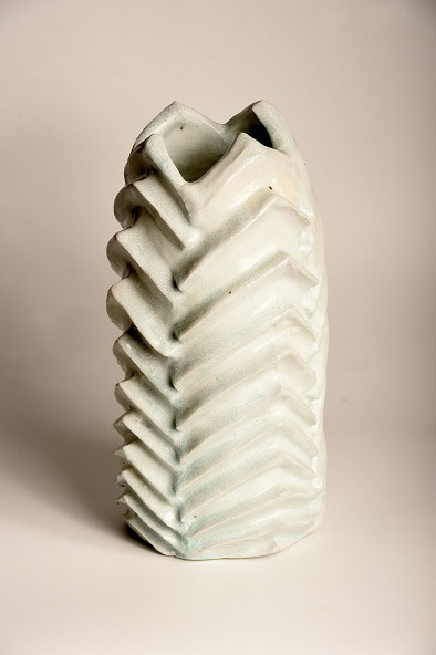 Vase en porcelaine, pièce unique, 420€