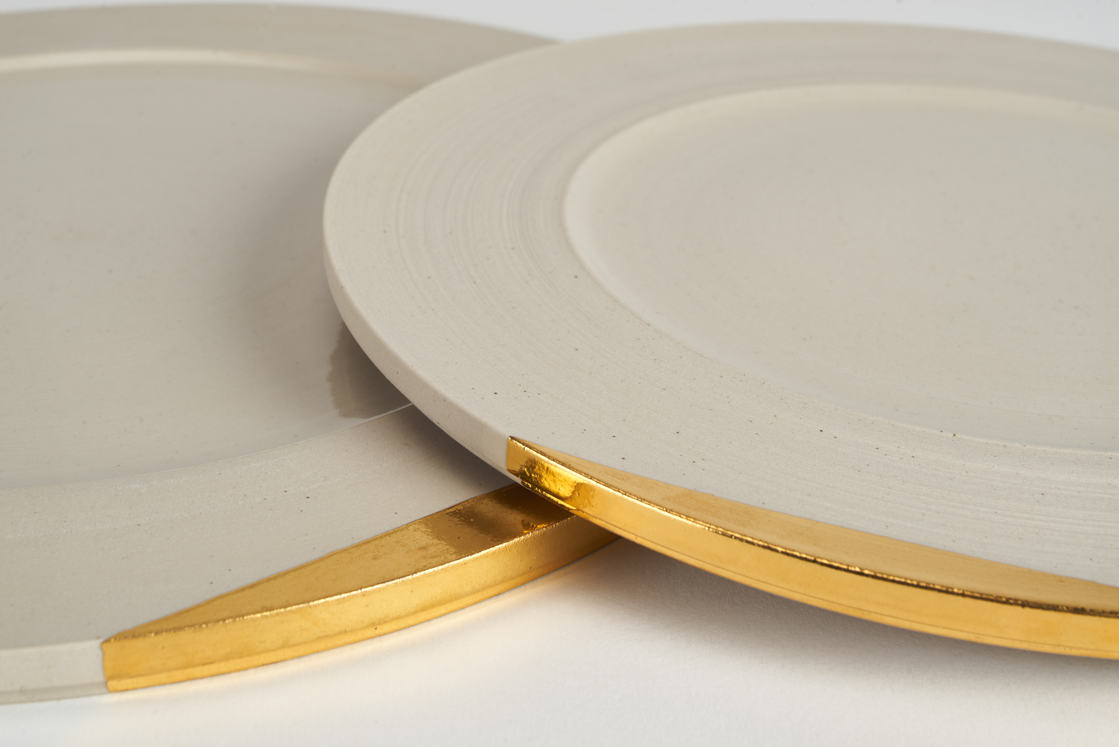 Assiette à dessert ( 22 cm ) & assiette à dégustation (26 cm) - Grès et feuille d'or - 45€ & 60€
