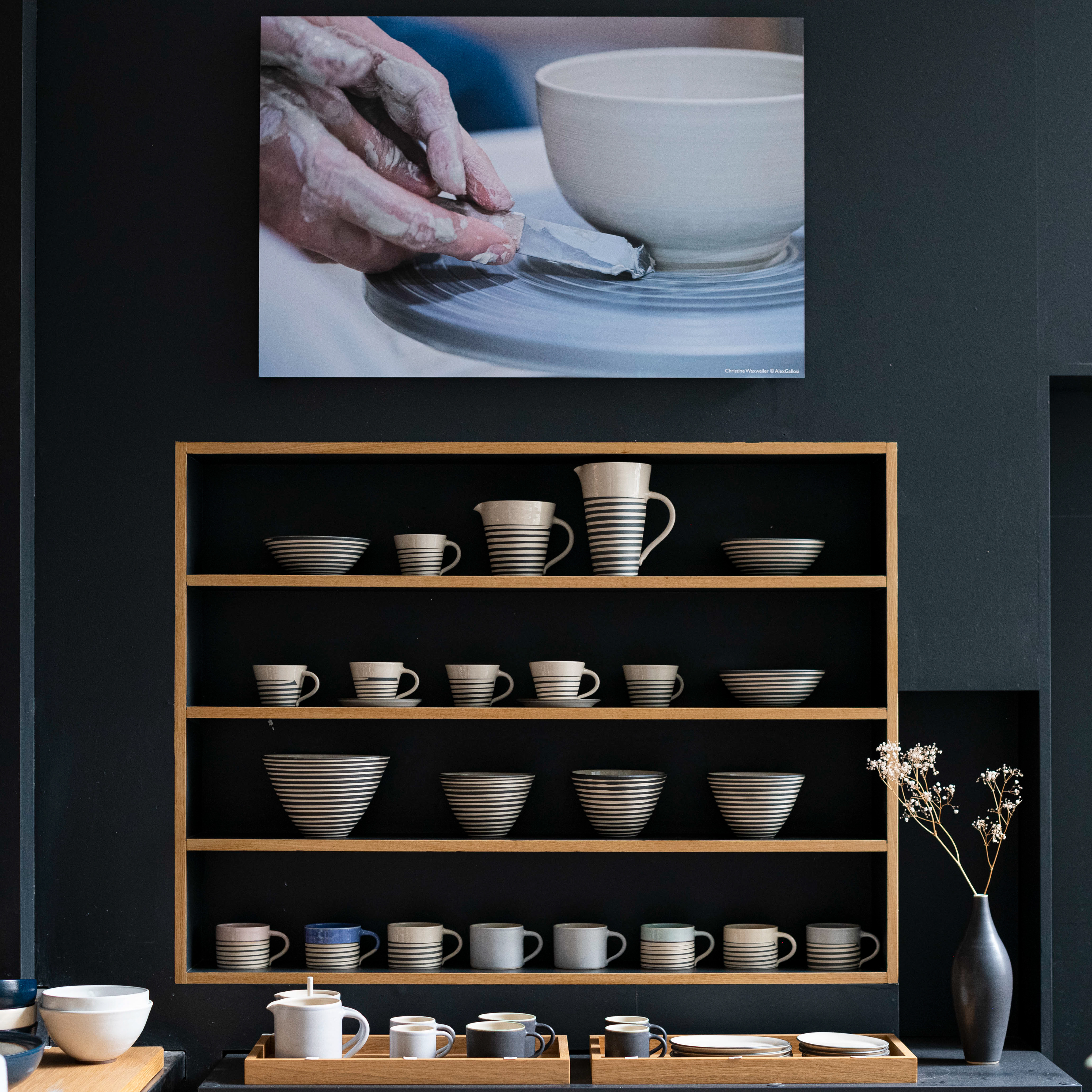 Tasse droite avec anse 32,50€ / Bol petit modèle 32.25€ / Bol moyen modèle 75€ / Saladier grand modèle 135€ / Coupe moyen modèle 45e et grand modèle 89€