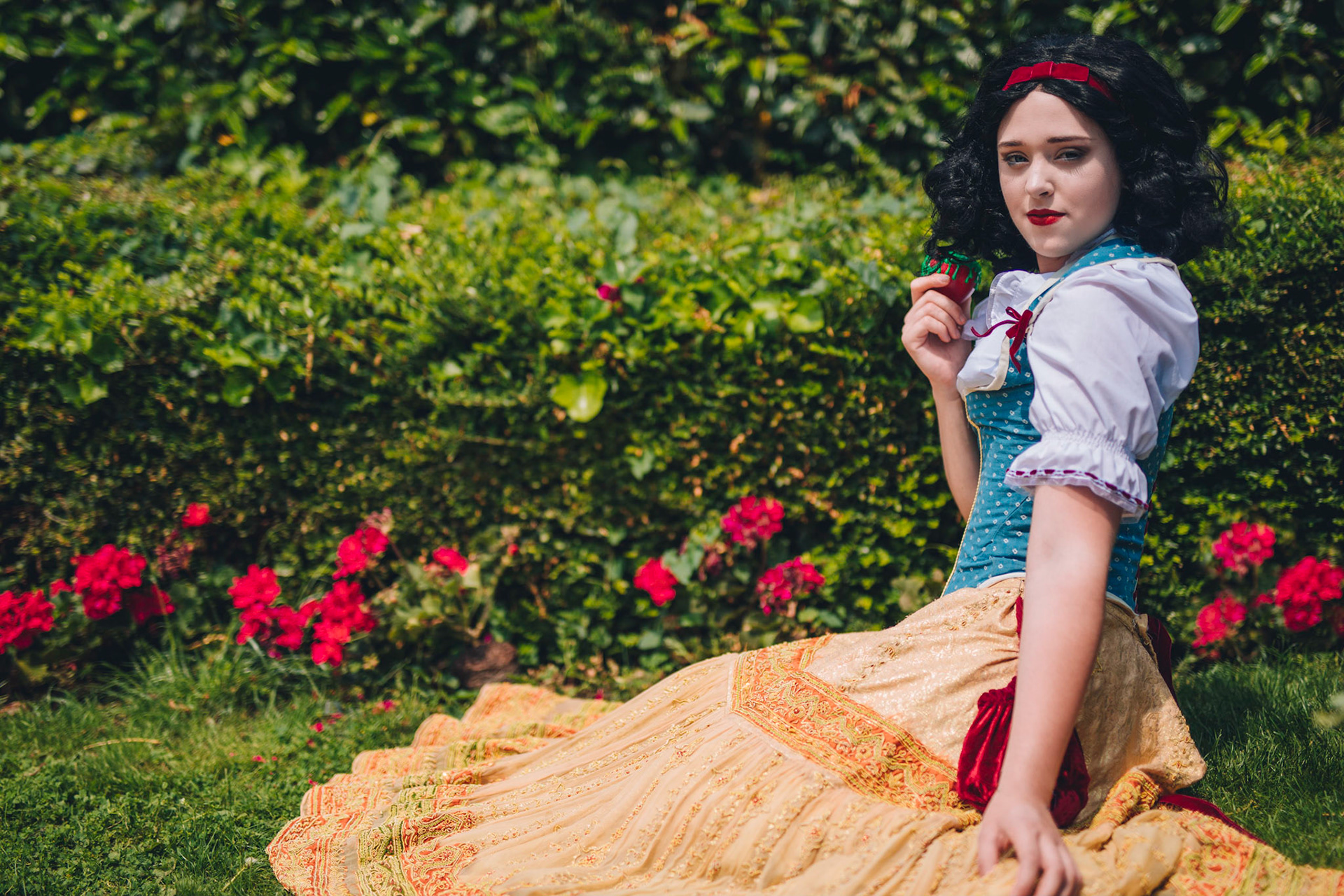 @madidoescosplay as Snow White
