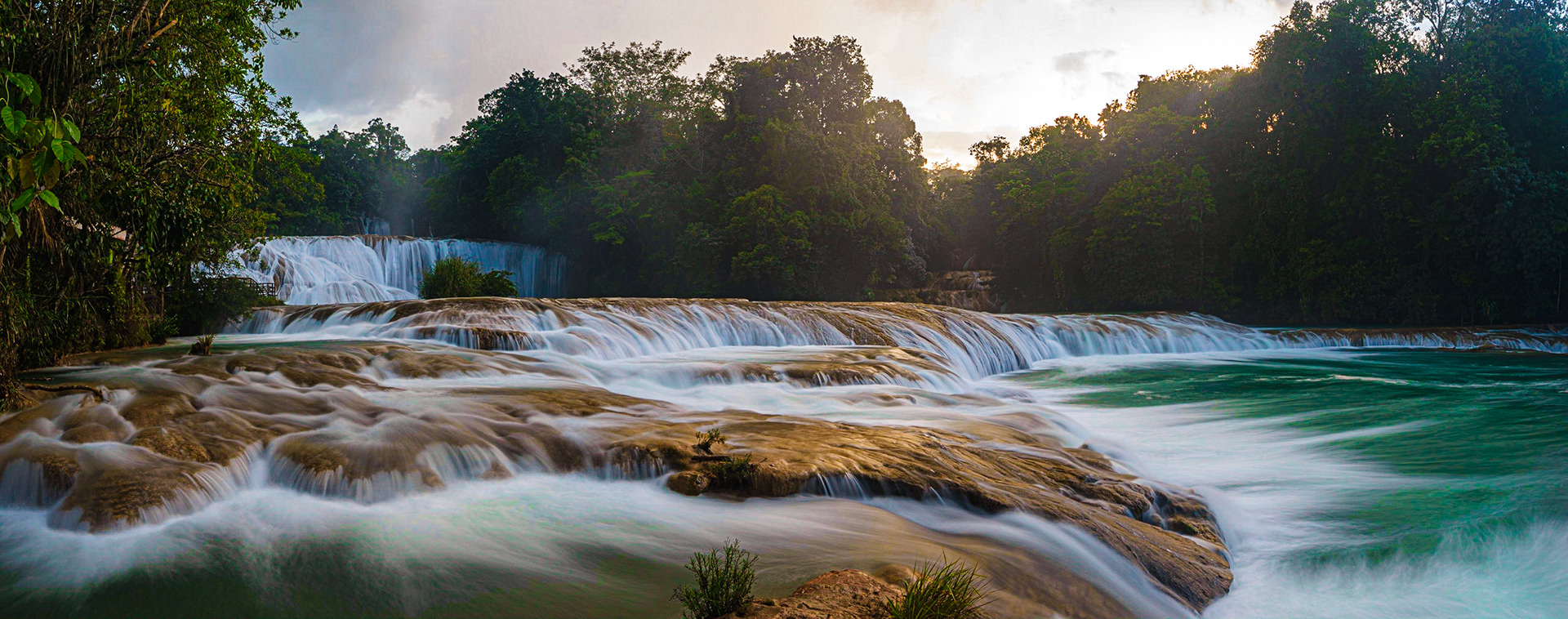 Mexiko - Wasserfall "Aguas Azules"