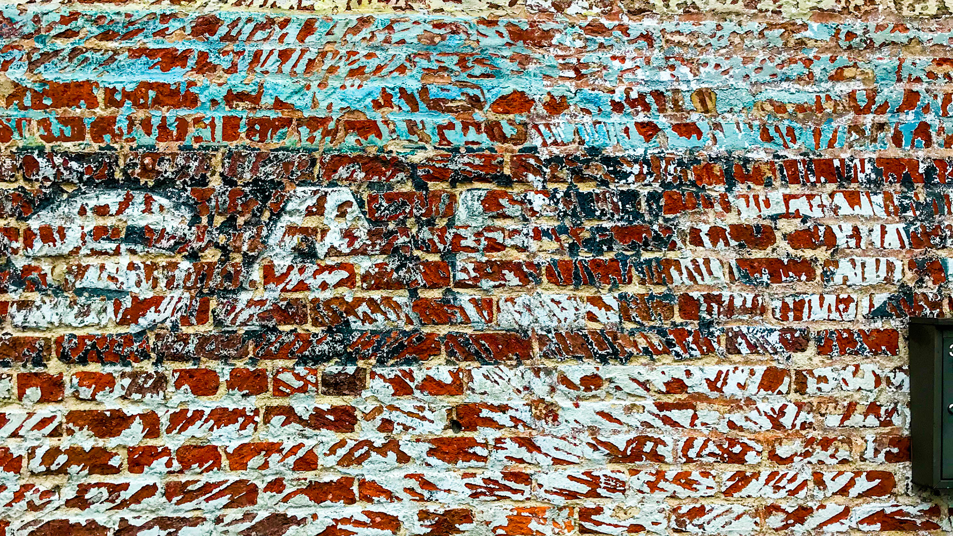 A slow decay.