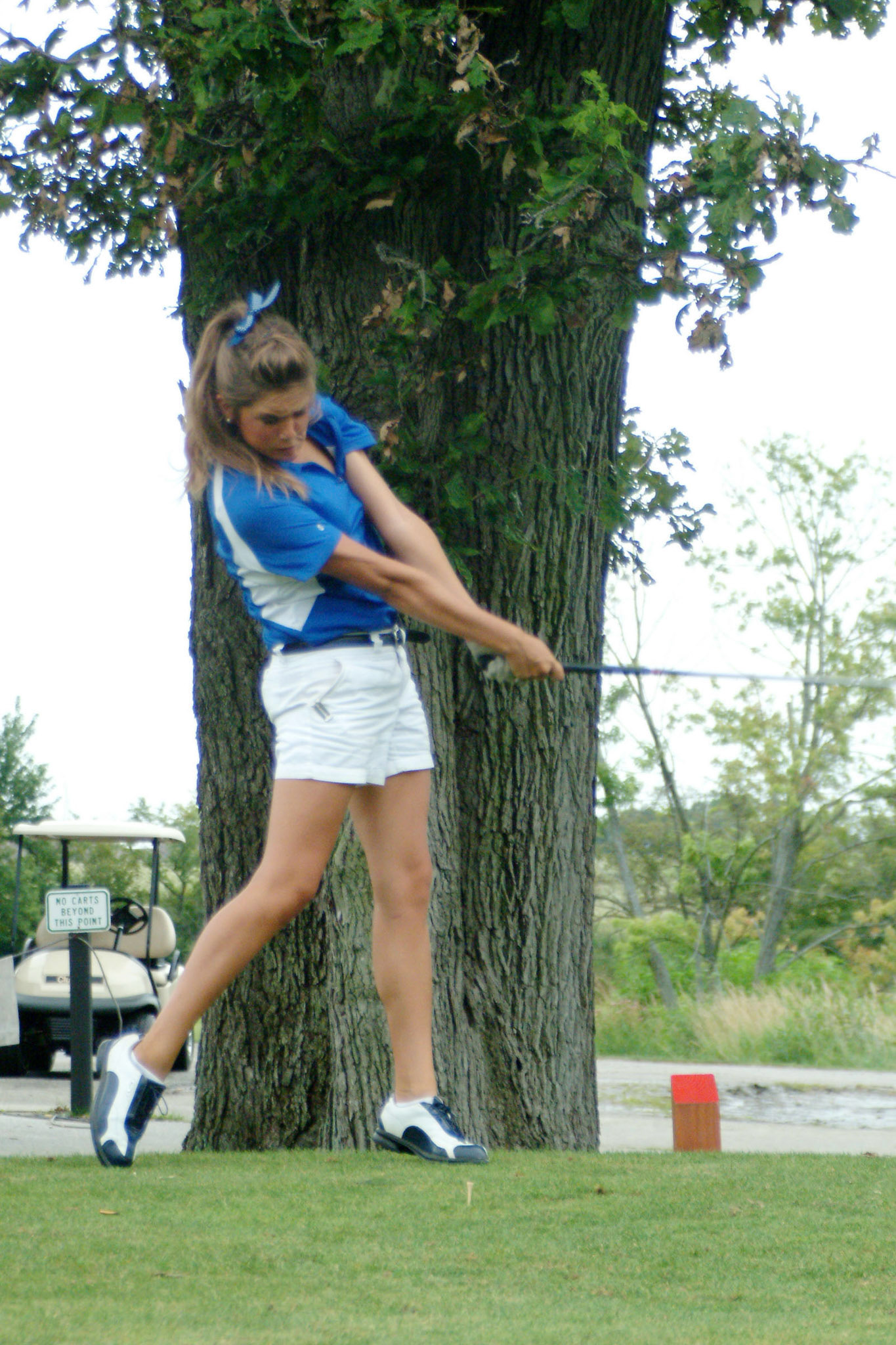 080709tvmGLFLCINVITE_3 Tony V. Martin CRETE-Lake Central senior Brianna Davy on the 10th tee. Girls Invitational at Longwood Country Club on Friday.