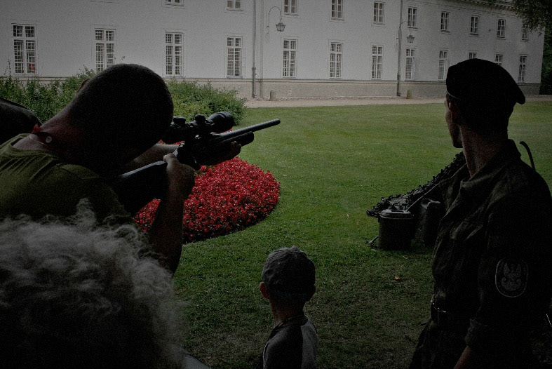 15.08.2008 WARSZAWA   PIKNIK WOJSKOWY W LAZIENKACH  SWIETO WOJSKA POLSKIEGO
FOT. JACEK PIOTROWSKI / AGENCJA GAZETA