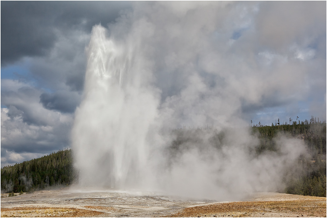 Old Faithful, Upper Geyser Basin, Yellowstone NP