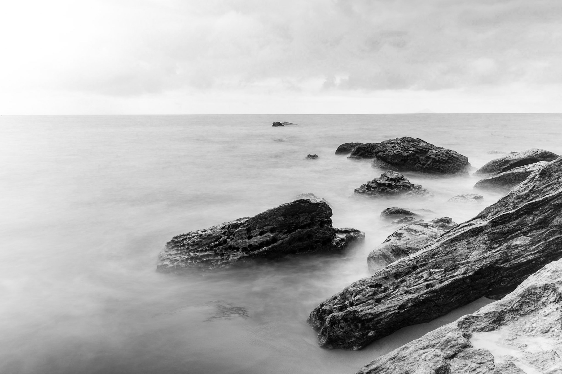 O movimento do mar e a estabilidade das rochas