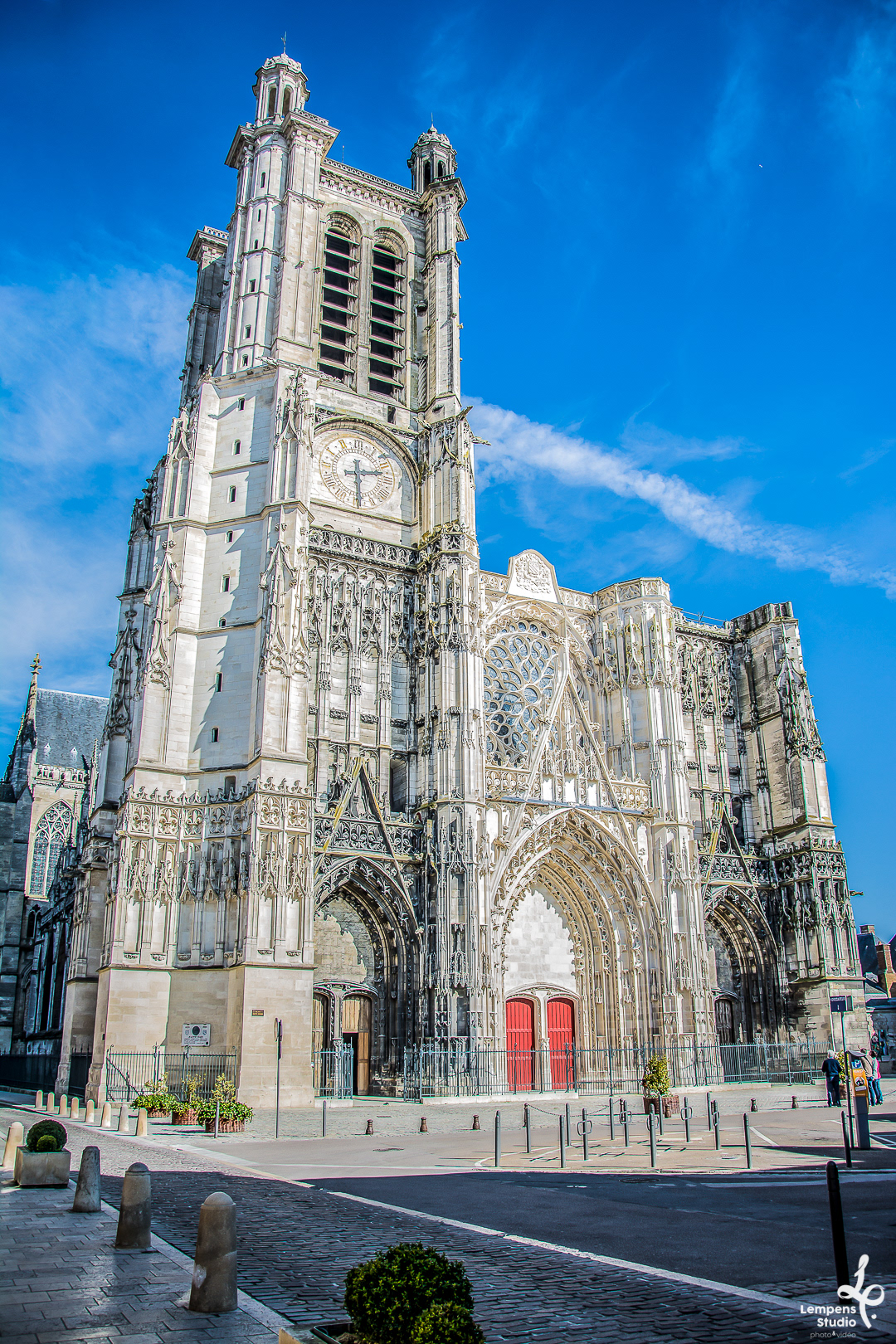 Cathédrale Saint-Pierre-et-Saint-Paul © Lempens Studio