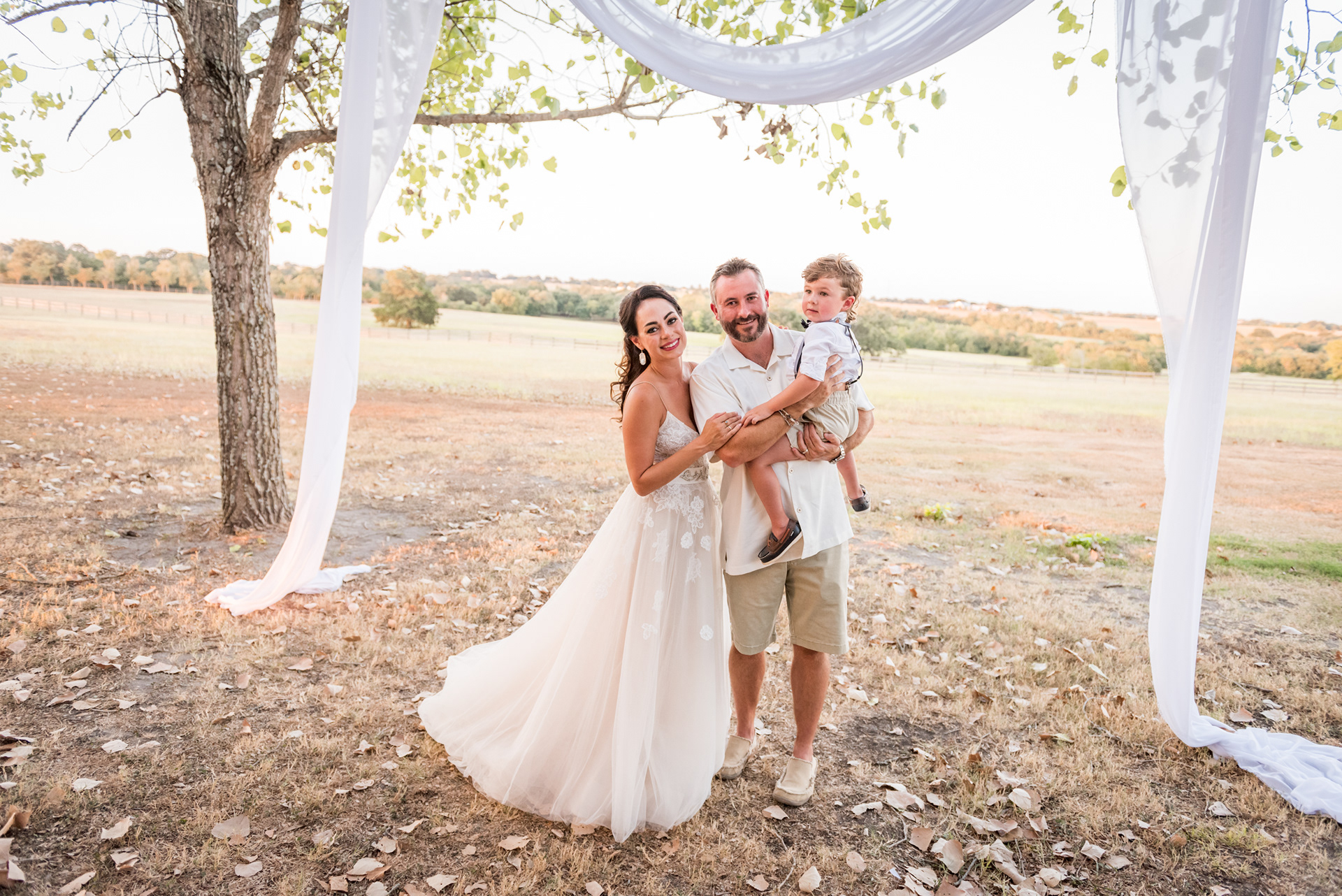 Wedding Day Photos taken in Brenham, TX by Wedding Photographer Aaron Resop @ permavista ranch & resort, Brenham, TX 77833