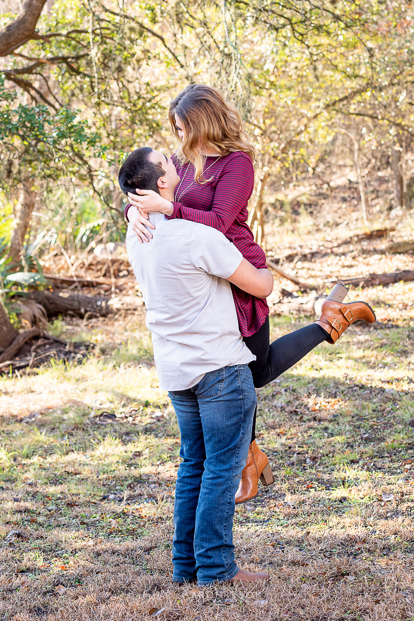 Engagement Photos taken in New Braunfels, TX by wedding photographer Aaron Resop
