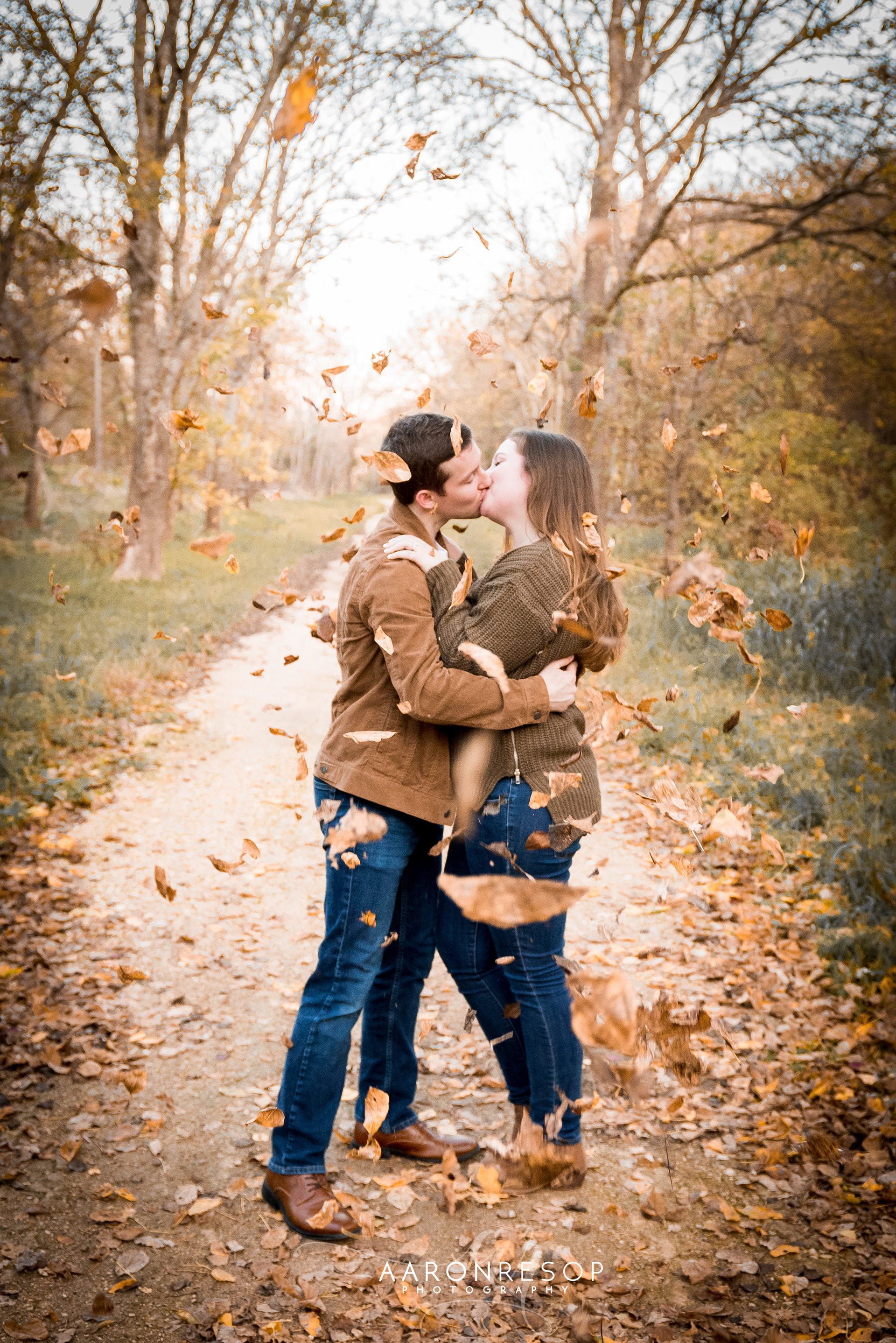 Engagement Photos taken in Cibolo, TX by wedding photographer Aaron Resop