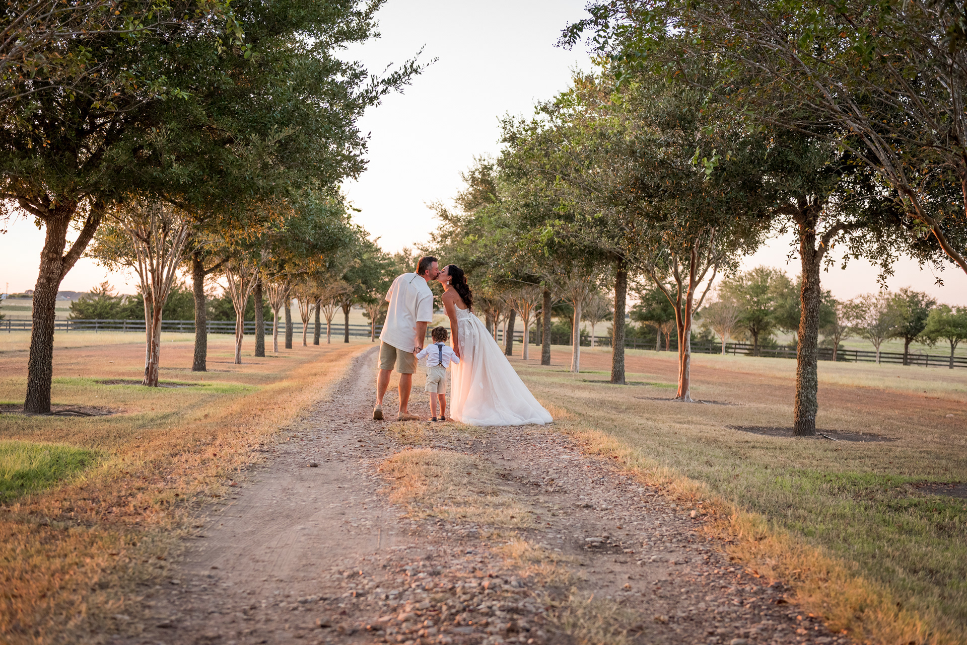 Wedding Day Photos taken in Brenham, TX by Wedding Photographer Aaron Resop @ permavista ranch & resort, Brenham, TX 77833