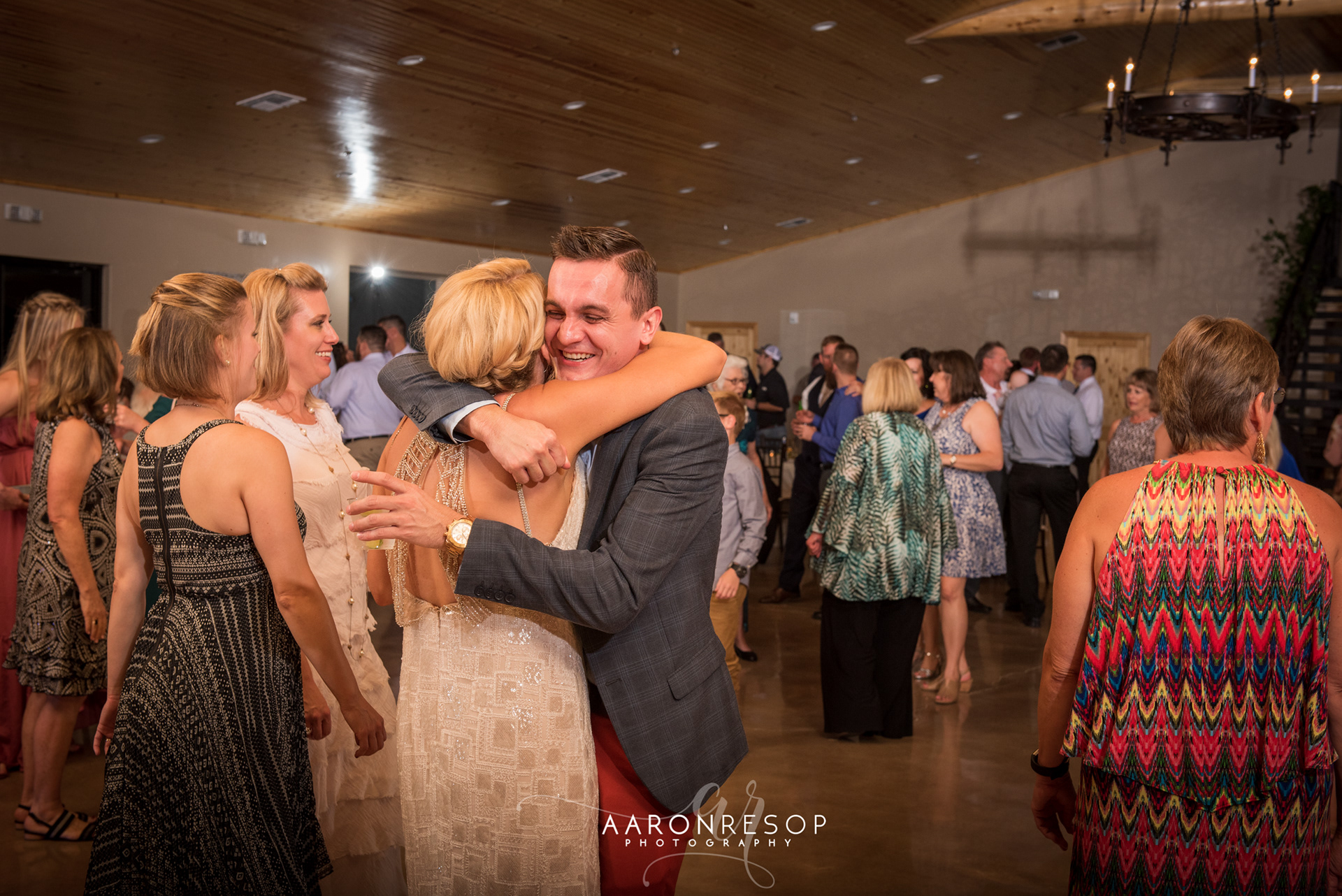 Wedding Day Photos taken in New Braunfels, TX by wedding photographer Aaron Resop @ Old Mill Resort