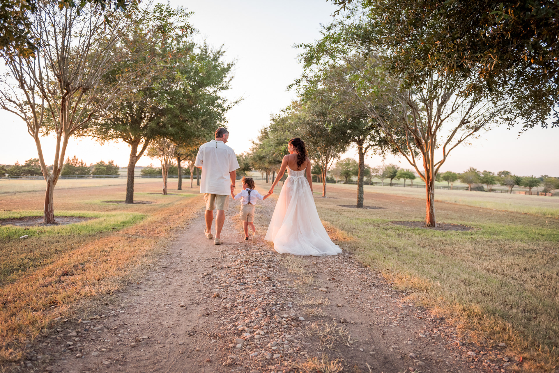 Wedding Day Photos taken in Brenham, TX by Wedding Photographer Aaron Resop @ permavista ranch & resort, Brenham, TX 77833