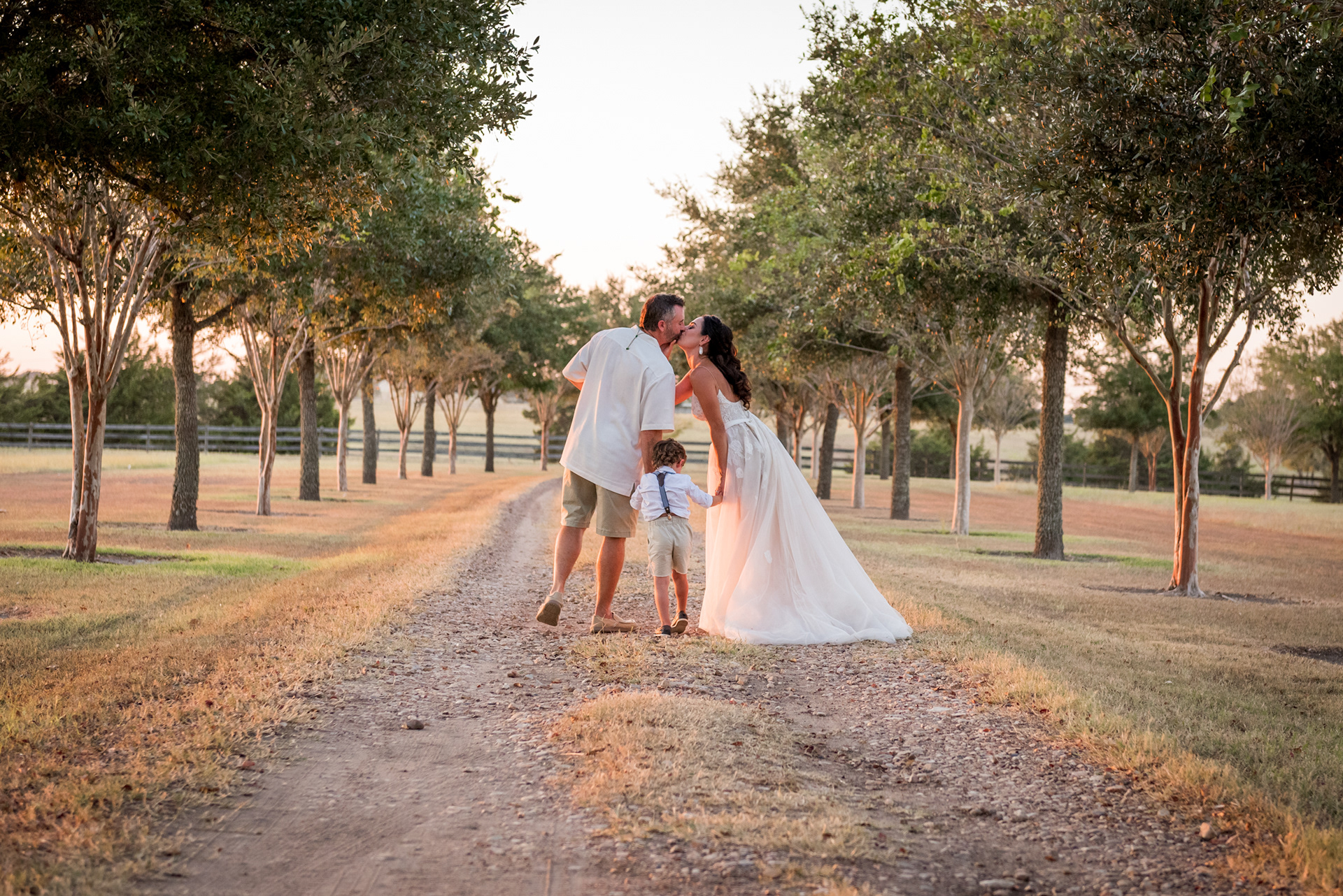 Wedding Day Photos taken in Brenham, TX by Wedding Photographer Aaron Resop @ permavista ranch & resort, Brenham, TX 77833