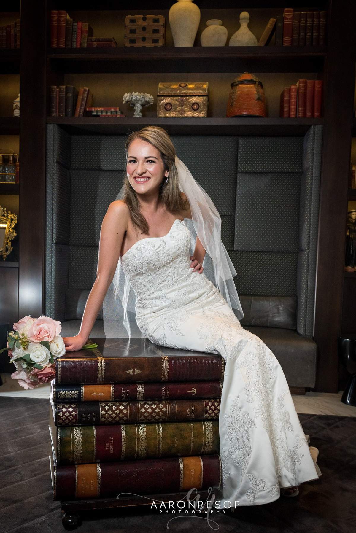 Wedding Day Photos Taken by Wedding Photographer Aaron Resop @ The St. Anthony, a Luxury Collection Hotel, San Antonio, 300 East Travis Street, San Antonio, TX