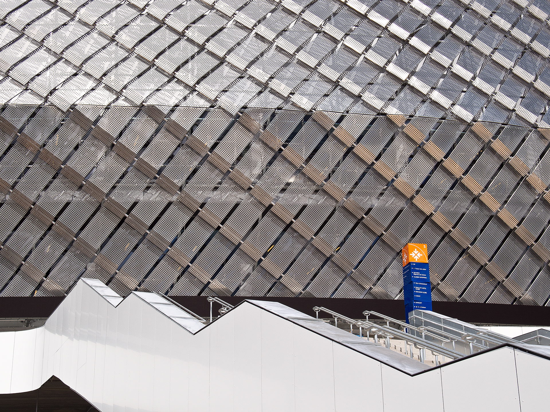 Facade of tele2 arena with stairs in front
