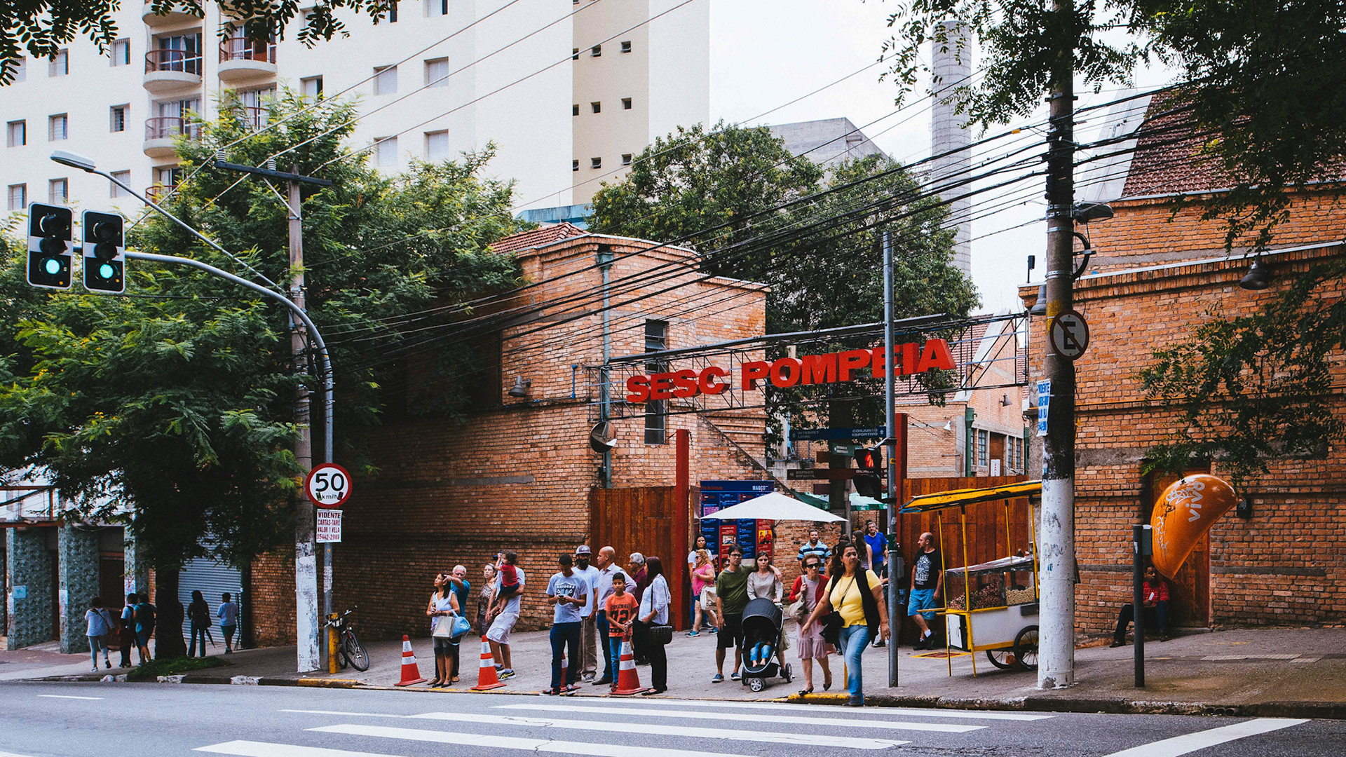 Designed by Lina Bo Bardi
Photo by Songkai Liu