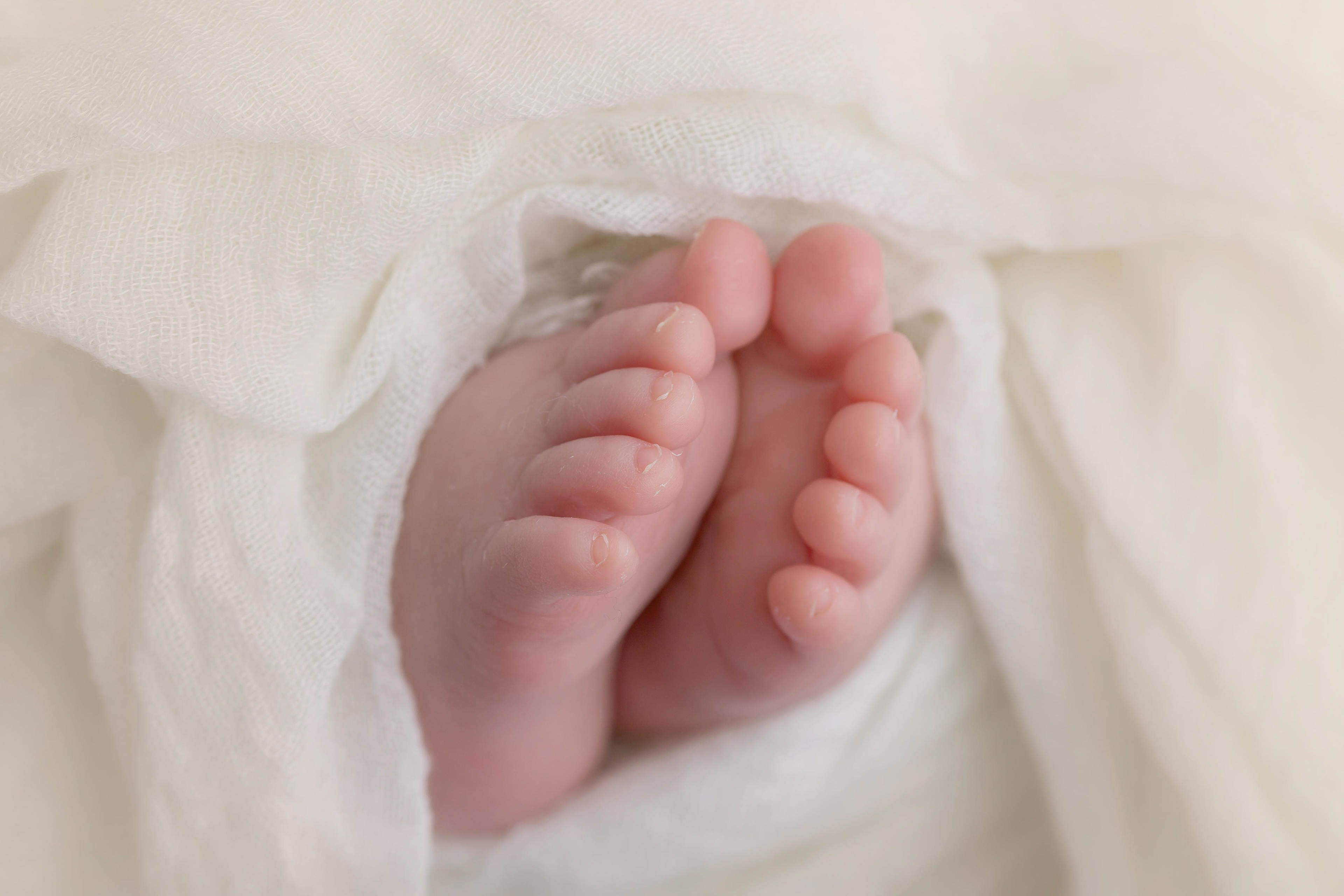 Lara Drew Photography - Auckland newborn photographer