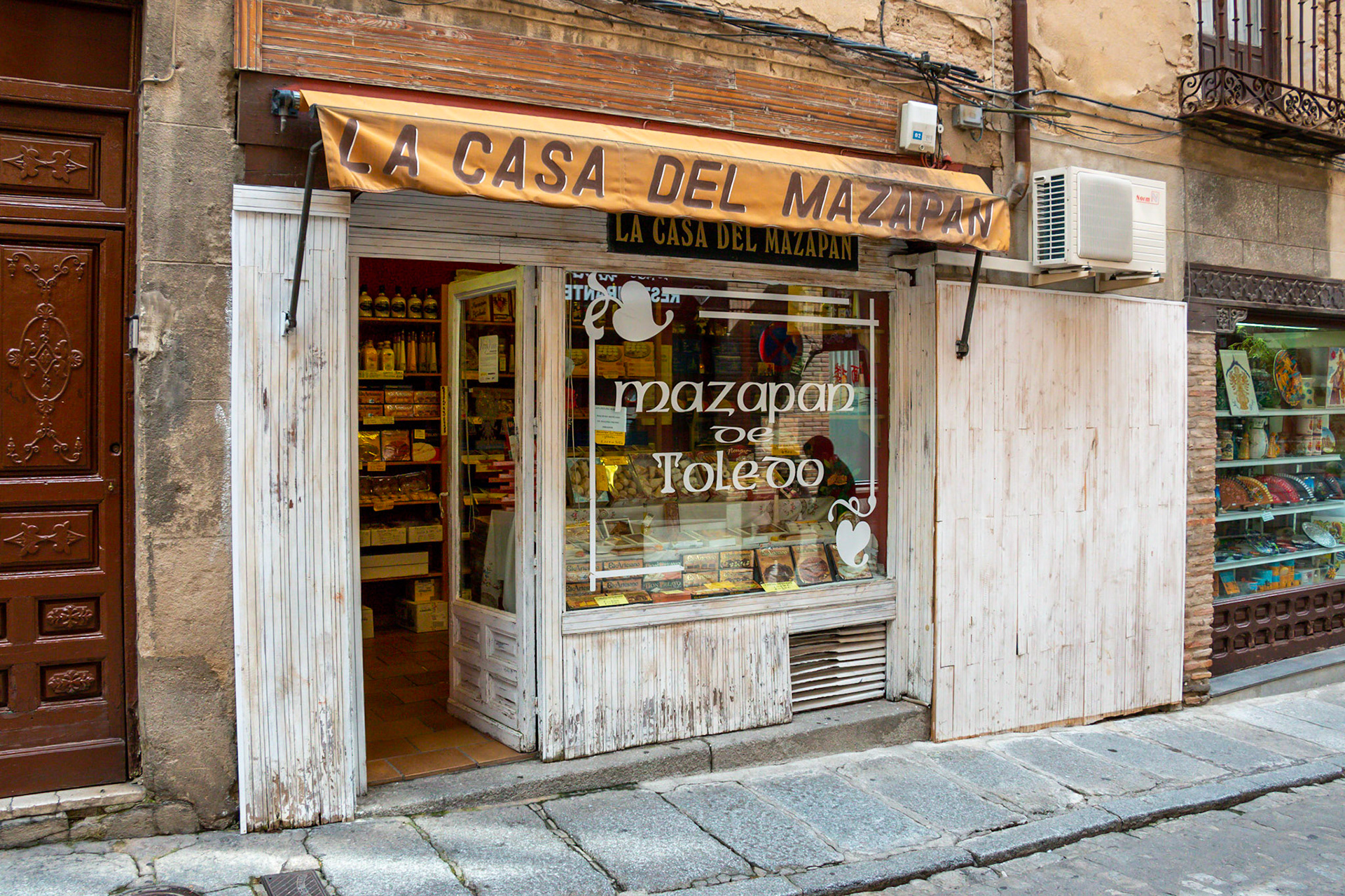 2017 | Spain, Toledo  | Calle Comercio