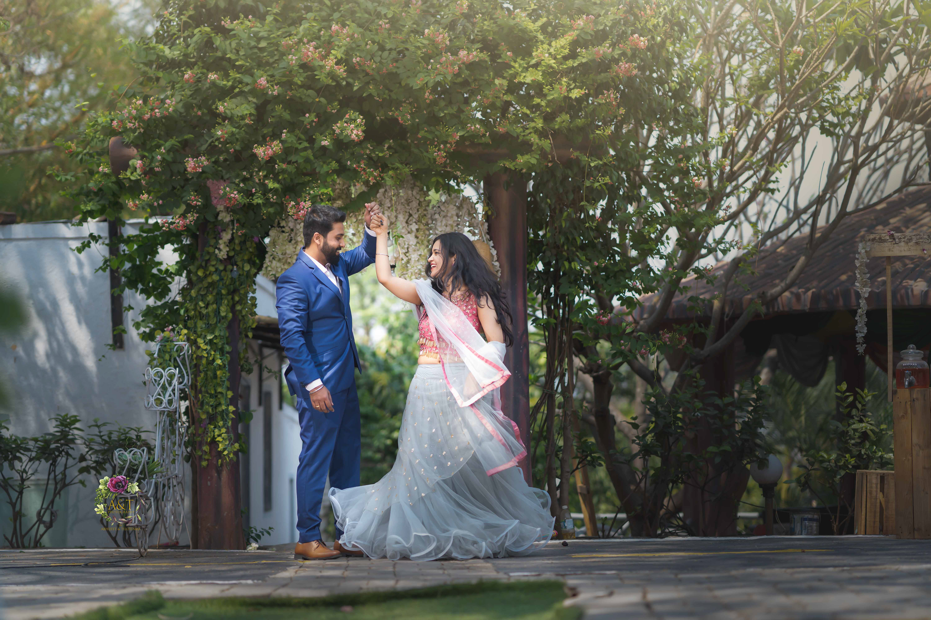 Abhishek and Shivangi's mesmerising picture at green arc in Snap City in Pune